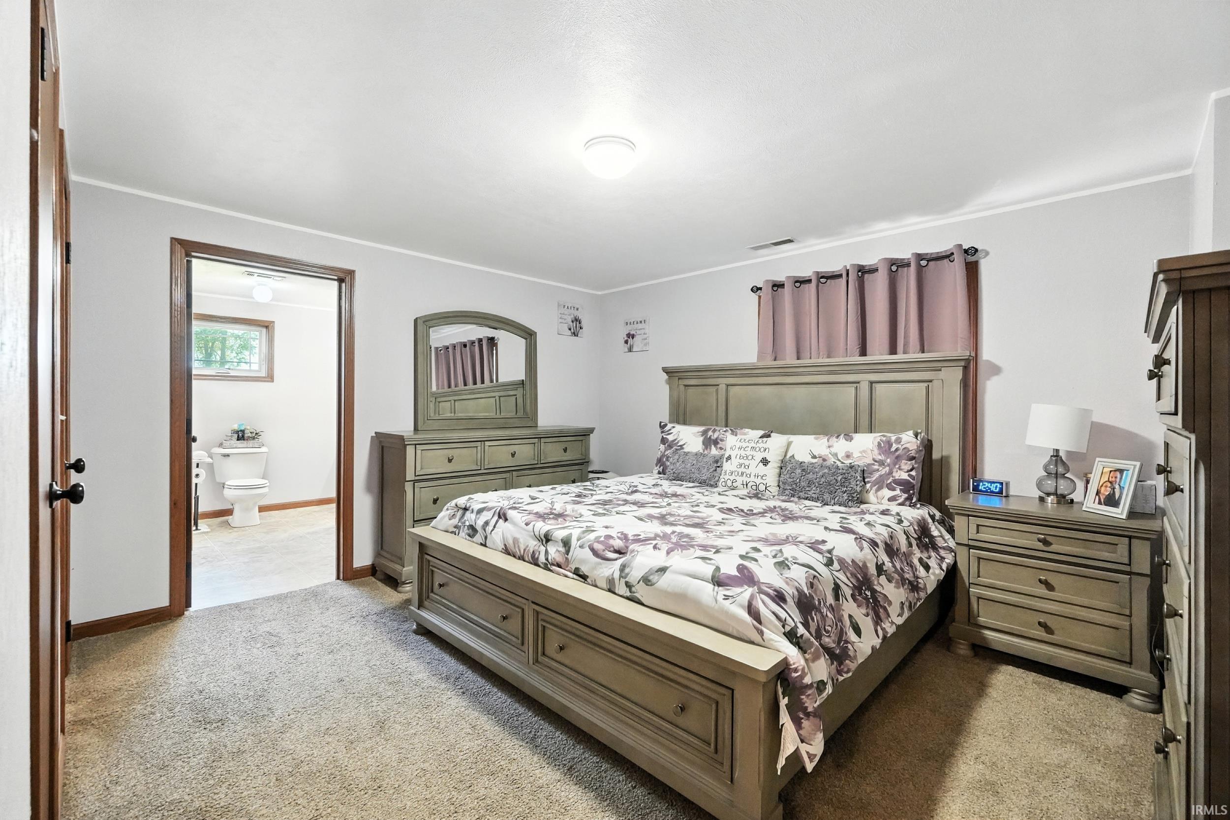 Photo 8 of 522 N MAIN Street