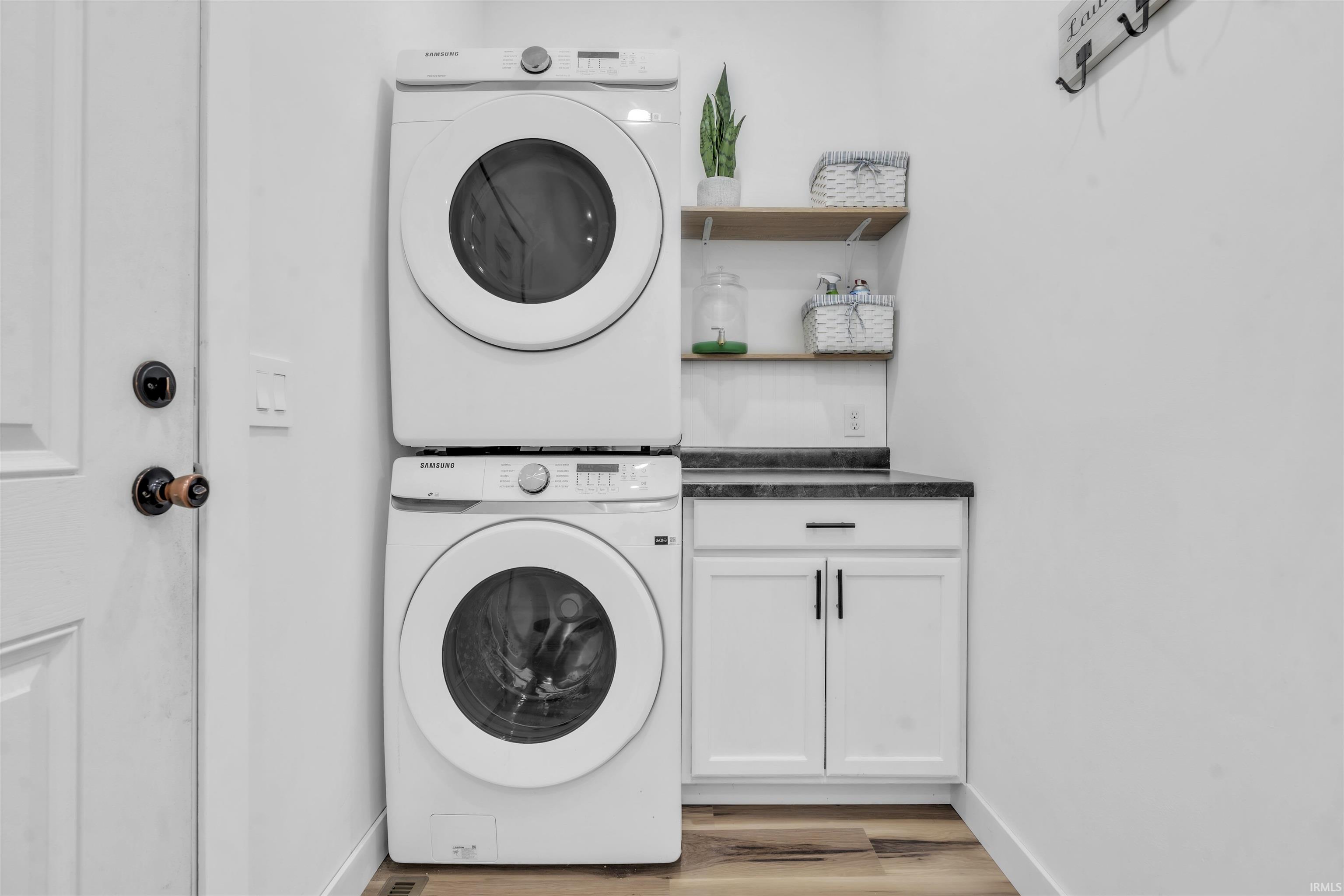 Photo 15 of 808 Johnson Street