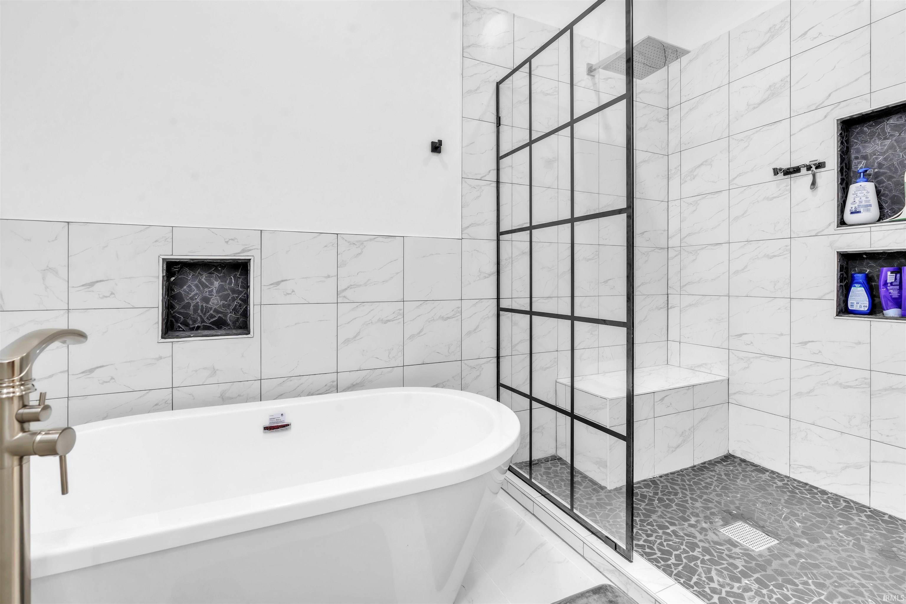 Photo 16 of 808 Johnson Street