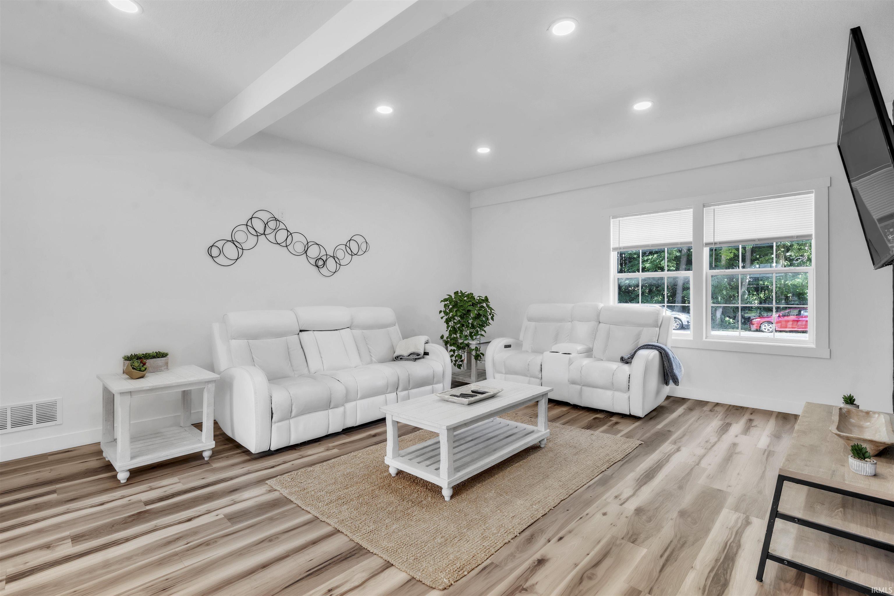 Photo 2 of 808 Johnson Street