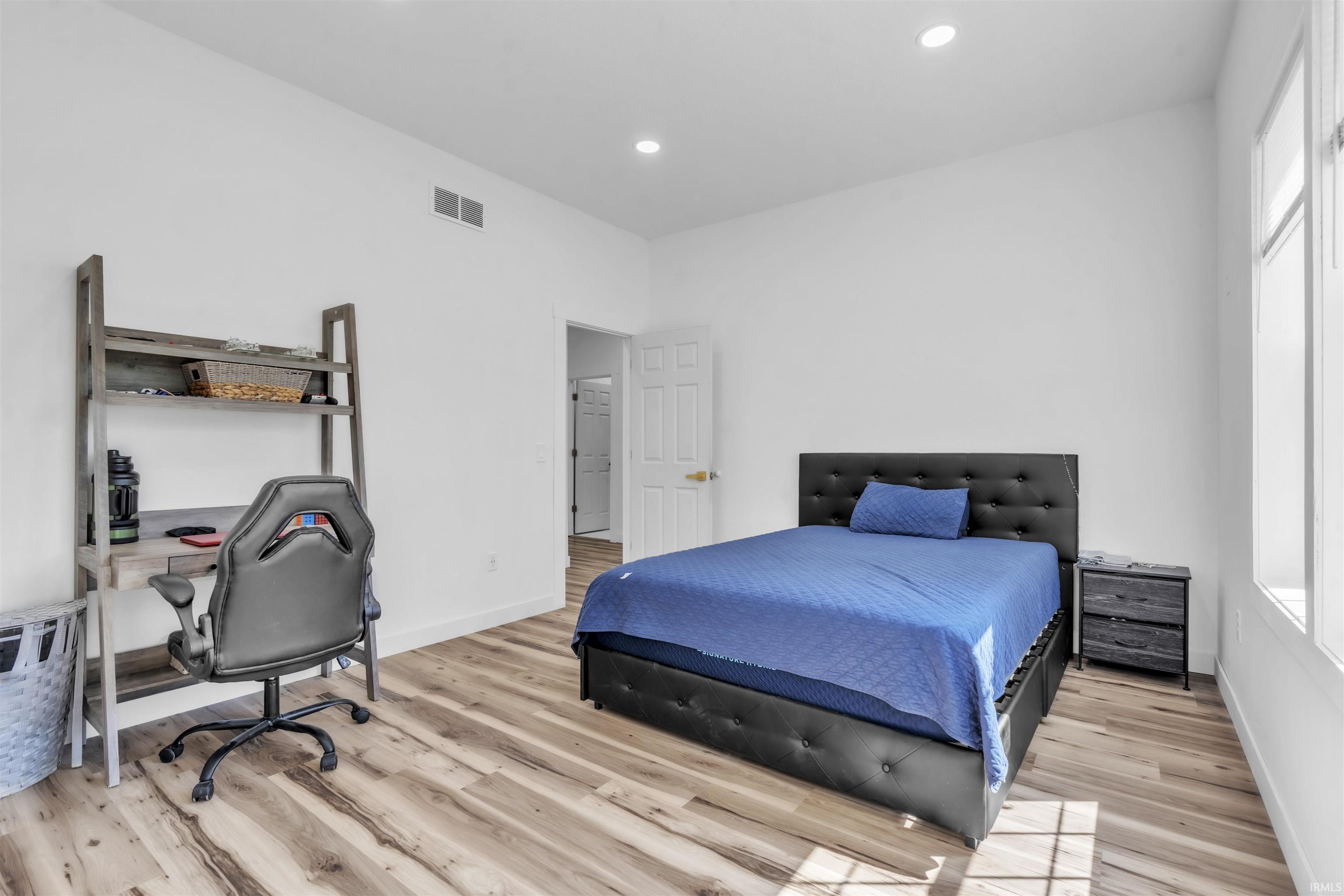 Photo 23 of 808 Johnson Street