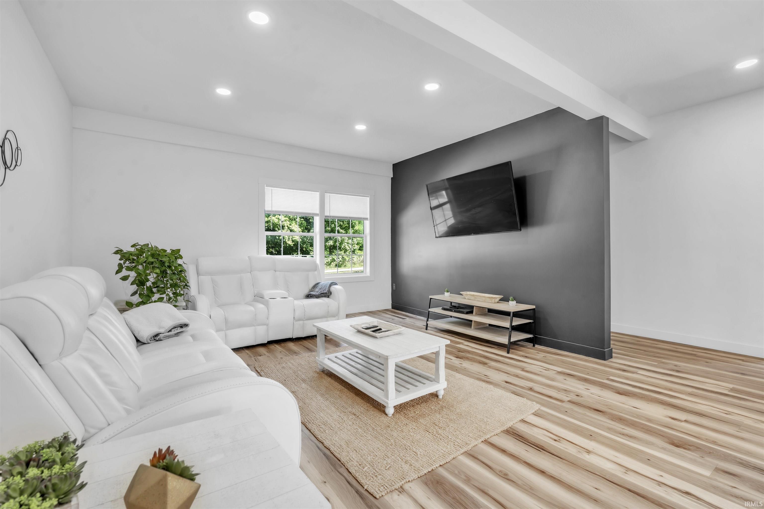 Photo 3 of 808 Johnson Street