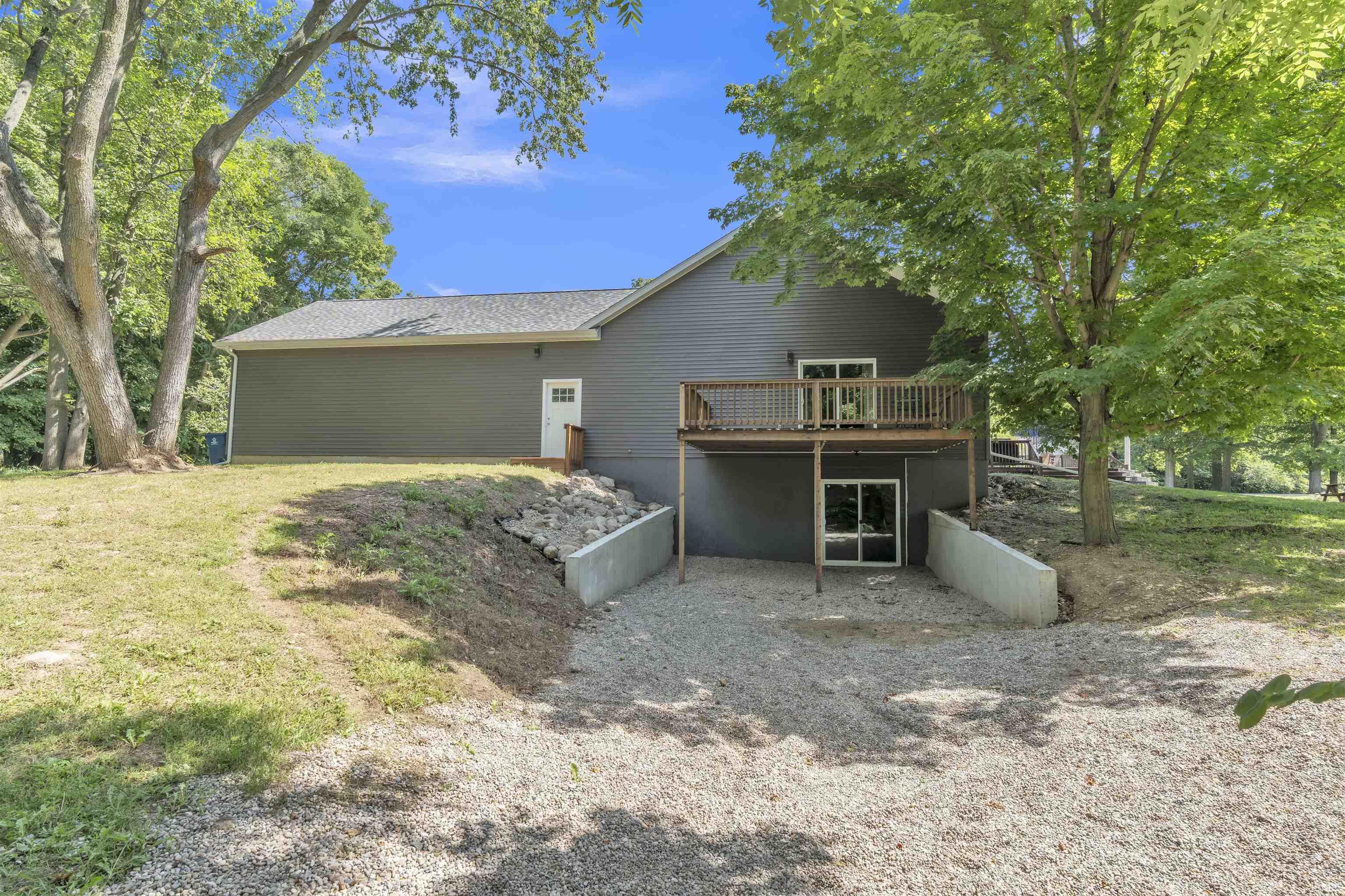 Photo 32 of 808 Johnson Street