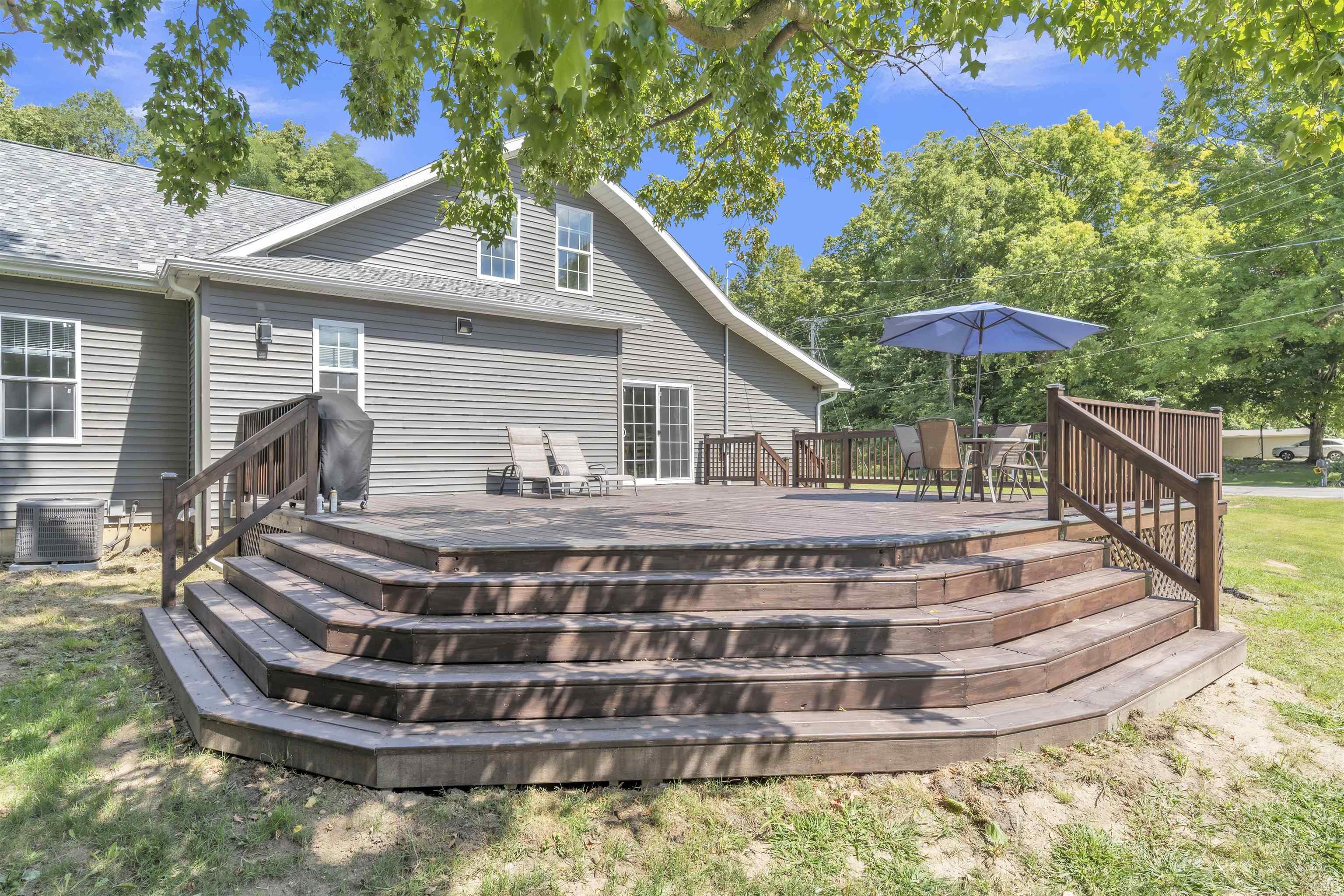 Photo 33 of 808 Johnson Street