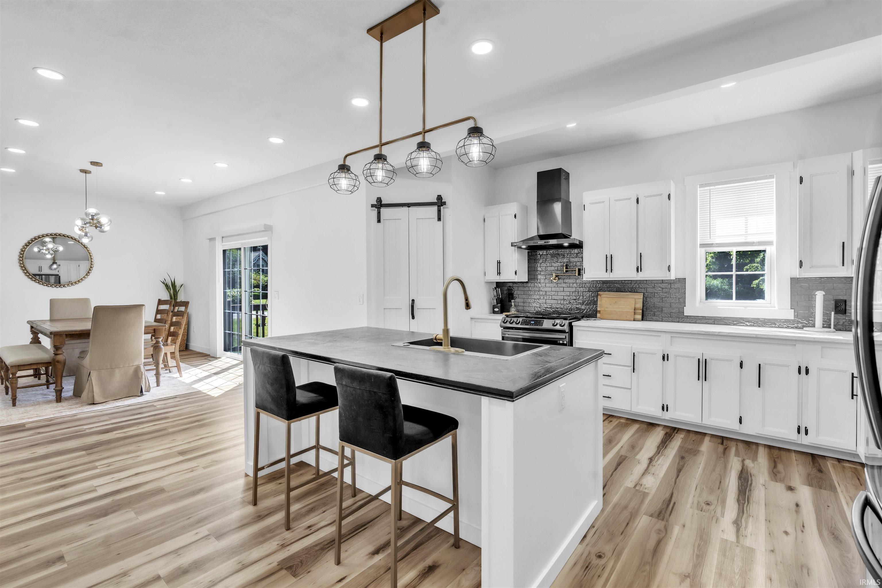 Photo 7 of 808 Johnson Street