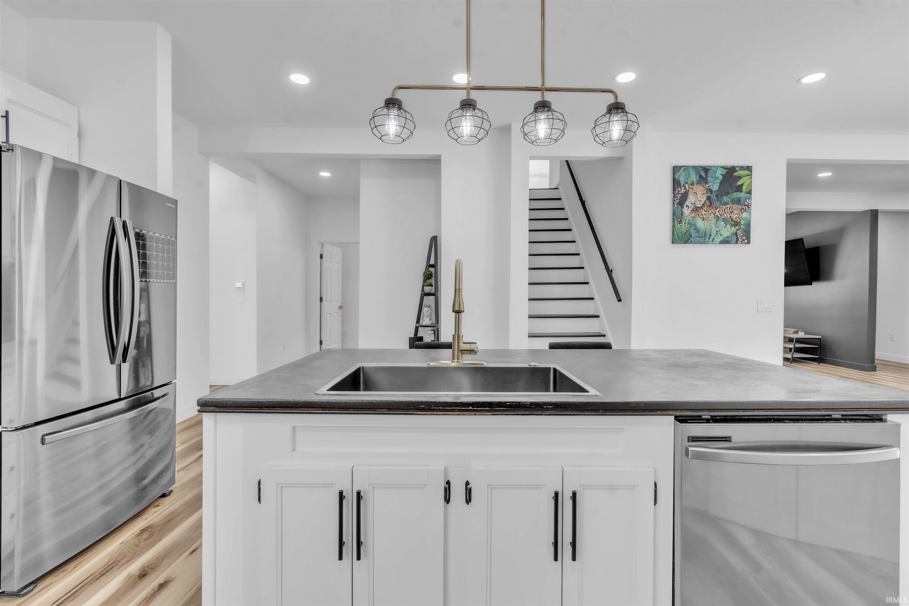 Photo 9 of 808 Johnson Street