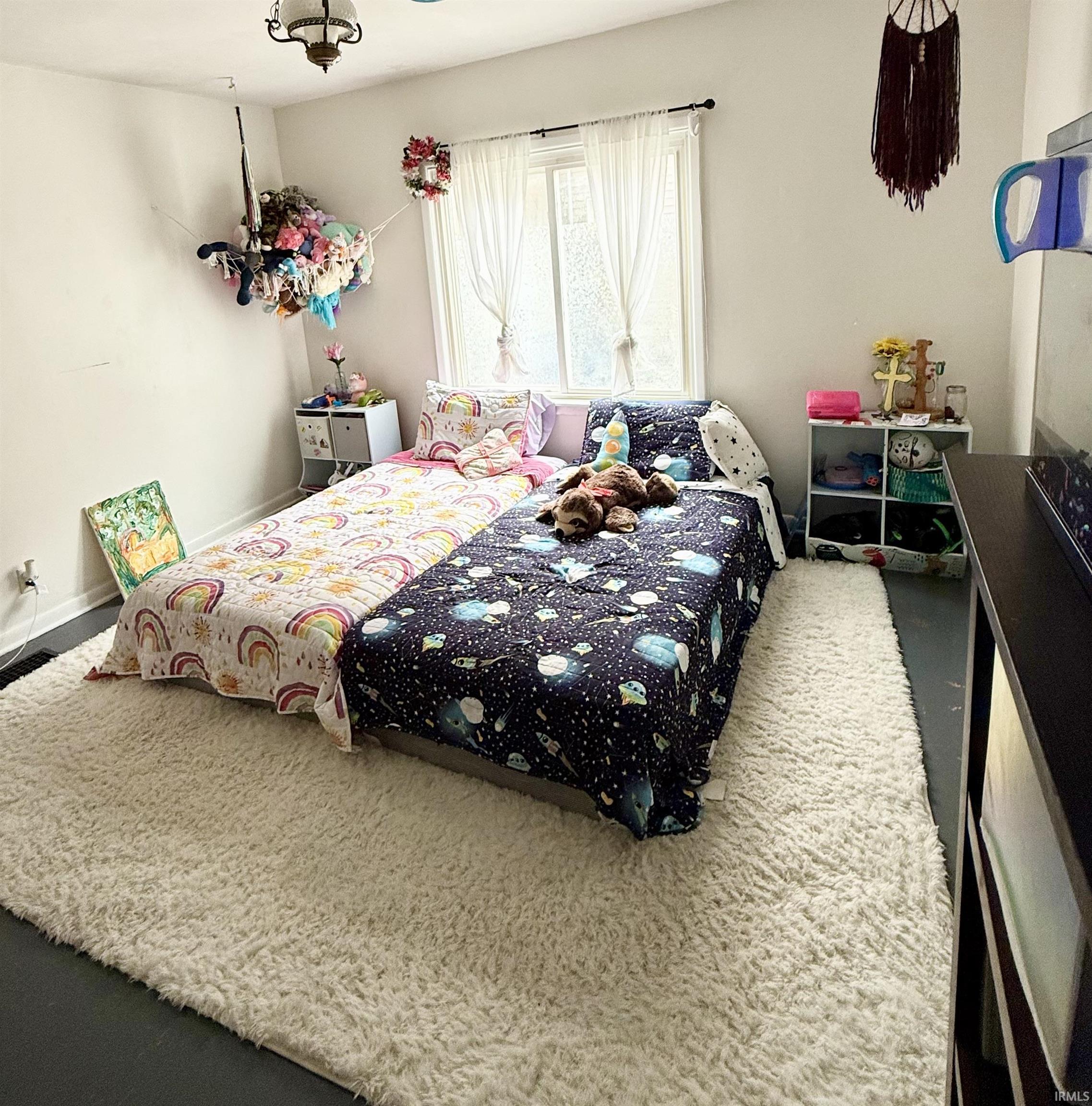 Homes for sale in Bedford, IN | 1424 13Th St, Bedford, IN 47421 | MLS# 202536083