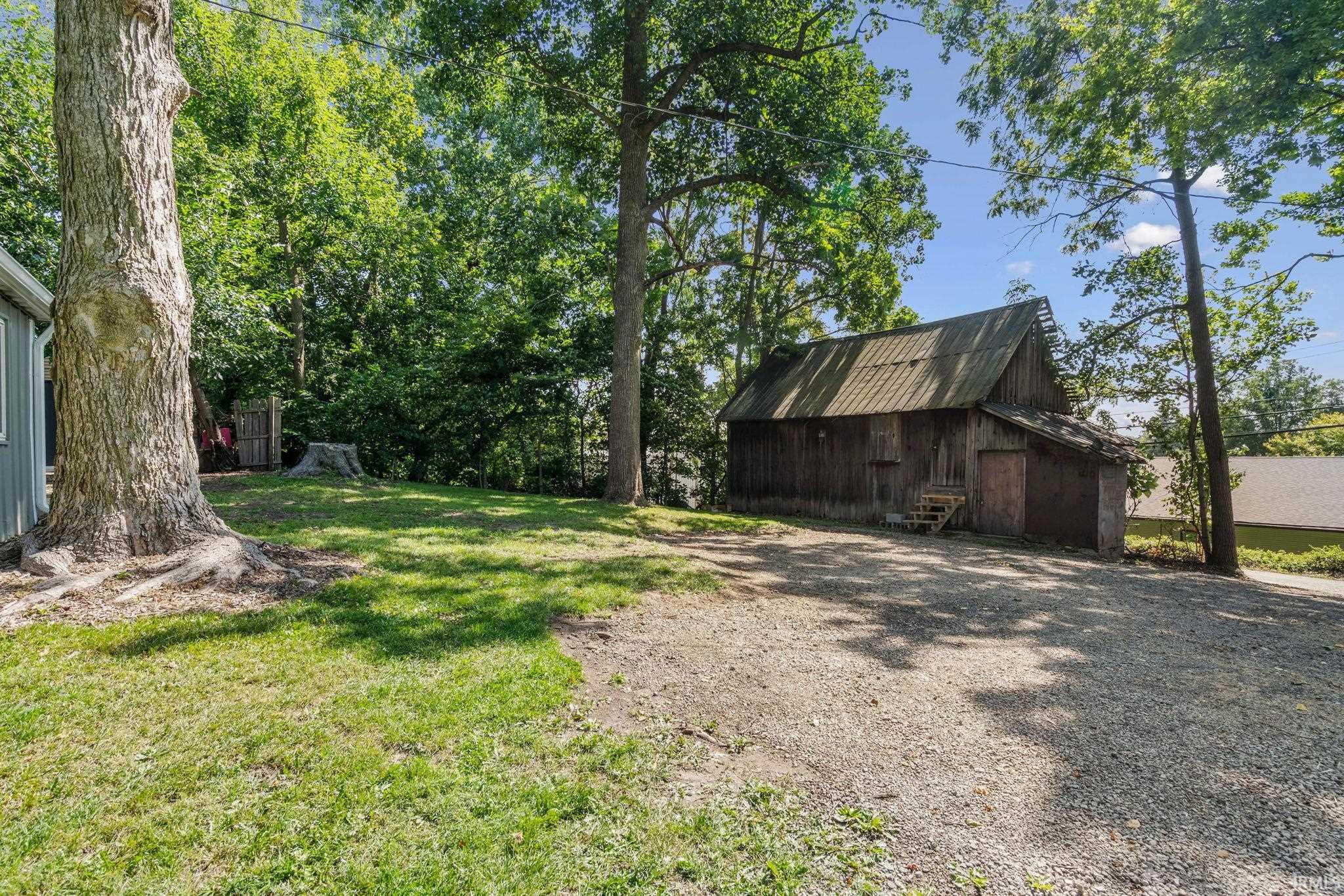 Homes for sale in Syracuse, IN | 205 W Washington St, Syracuse, IN 46567 | MLS# 202536149