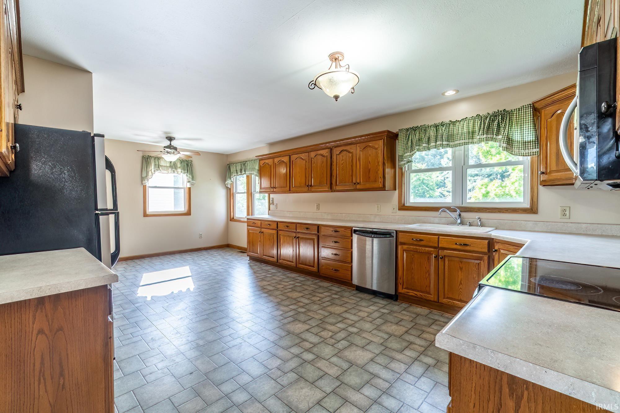 Photo 16 of 9540 E 500 S Road