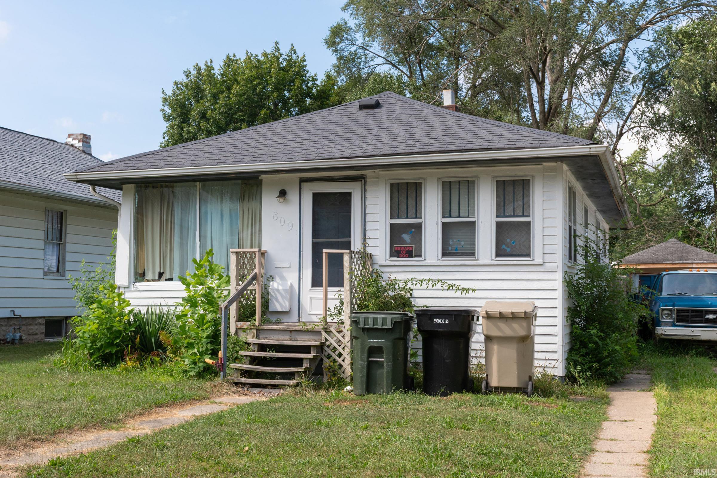 Homes for sale in South Bend, IN | 809 E Fairview Ave, South Bend, IN 46614 | MLS# 202536217