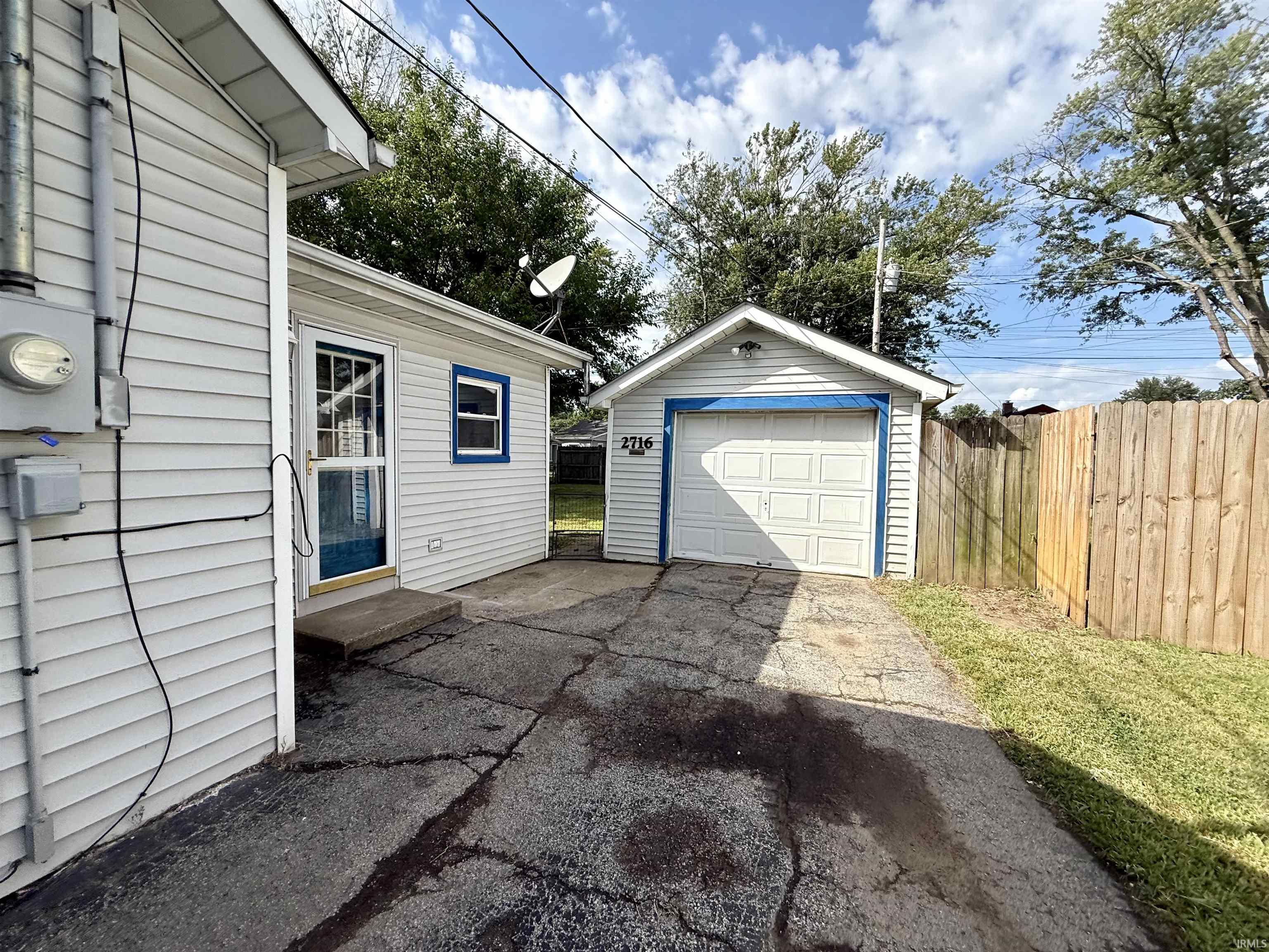 Homes for sale in Lafayette, IN | 2716 Longlois Dr, Lafayette, IN 47904 | MLS# 202536257