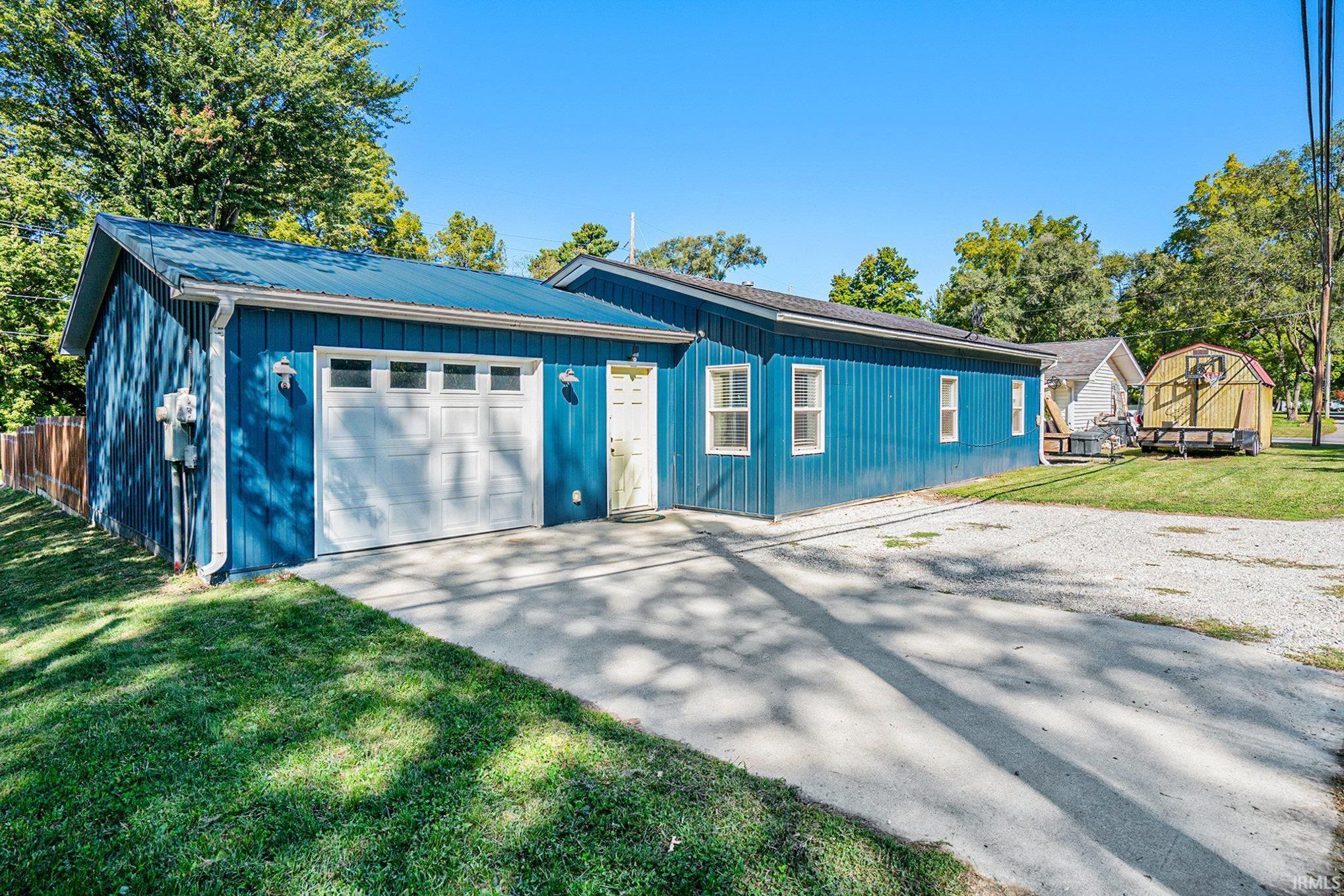 Homes for sale in Warsaw, IN | 500 Rutter St, Warsaw, IN 46580 | MLS# 202536304