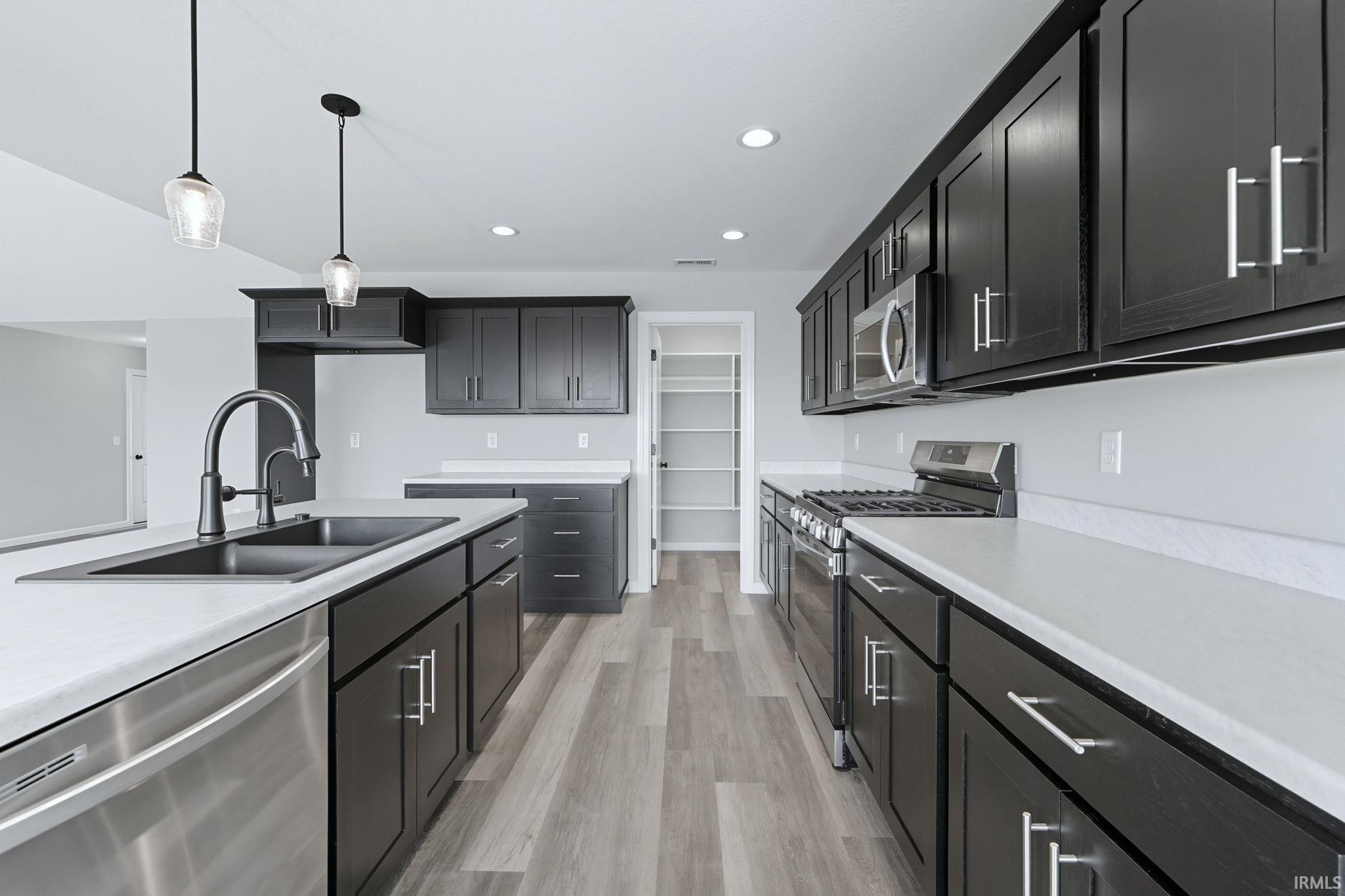 Photo 17 of 840 Zenos Boulevard