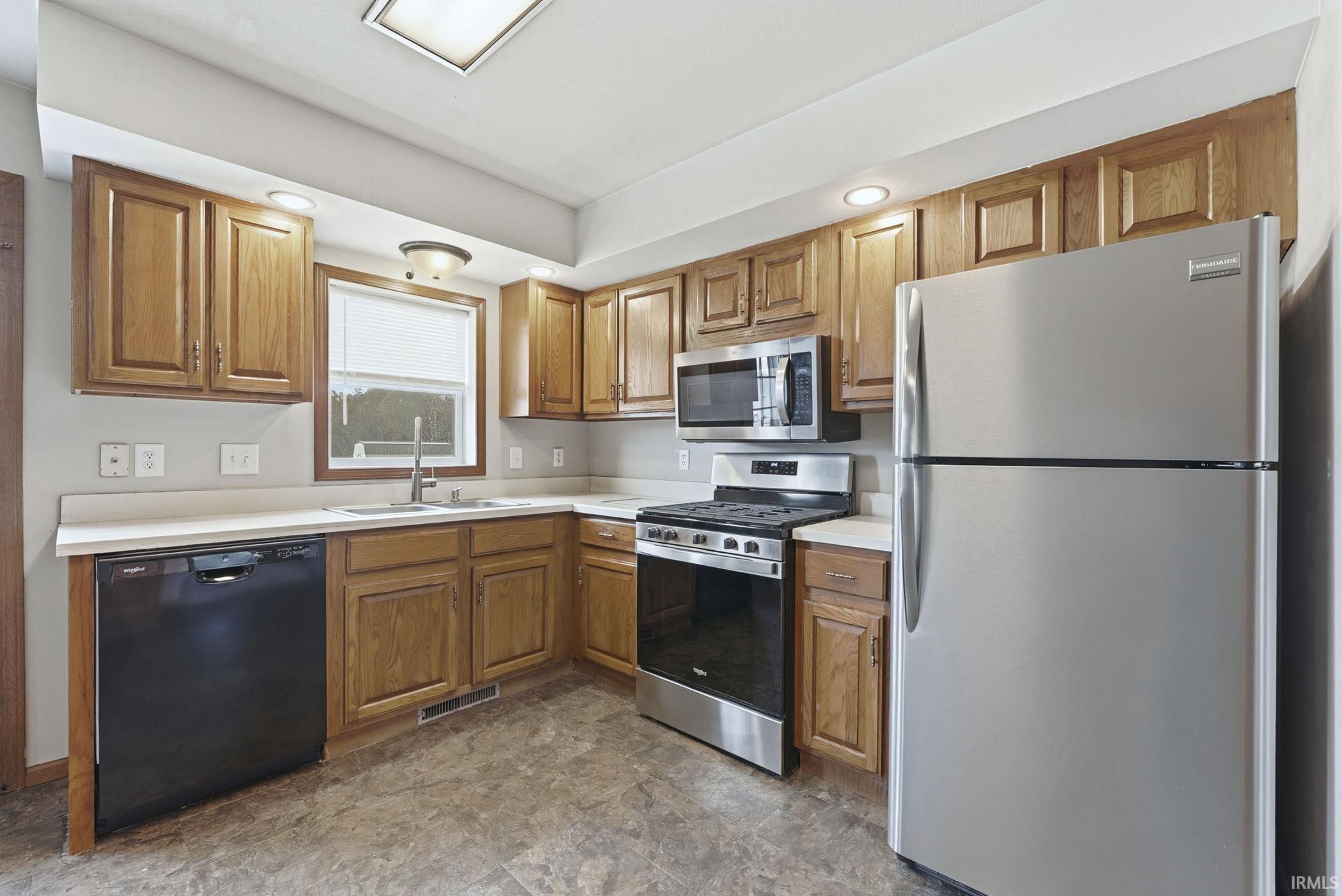 Photo 5 of 19515 Carter Lane