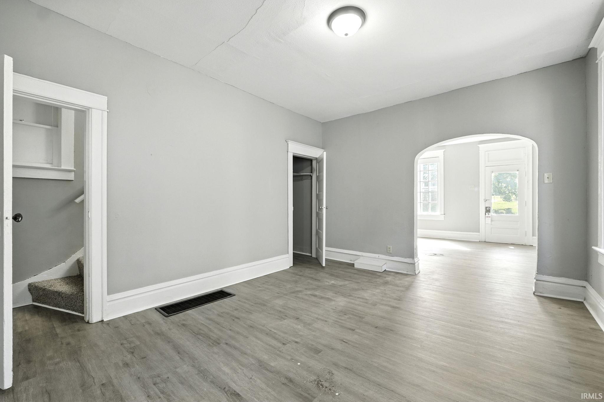 Photo 6 of 2109 Maumee Avenue