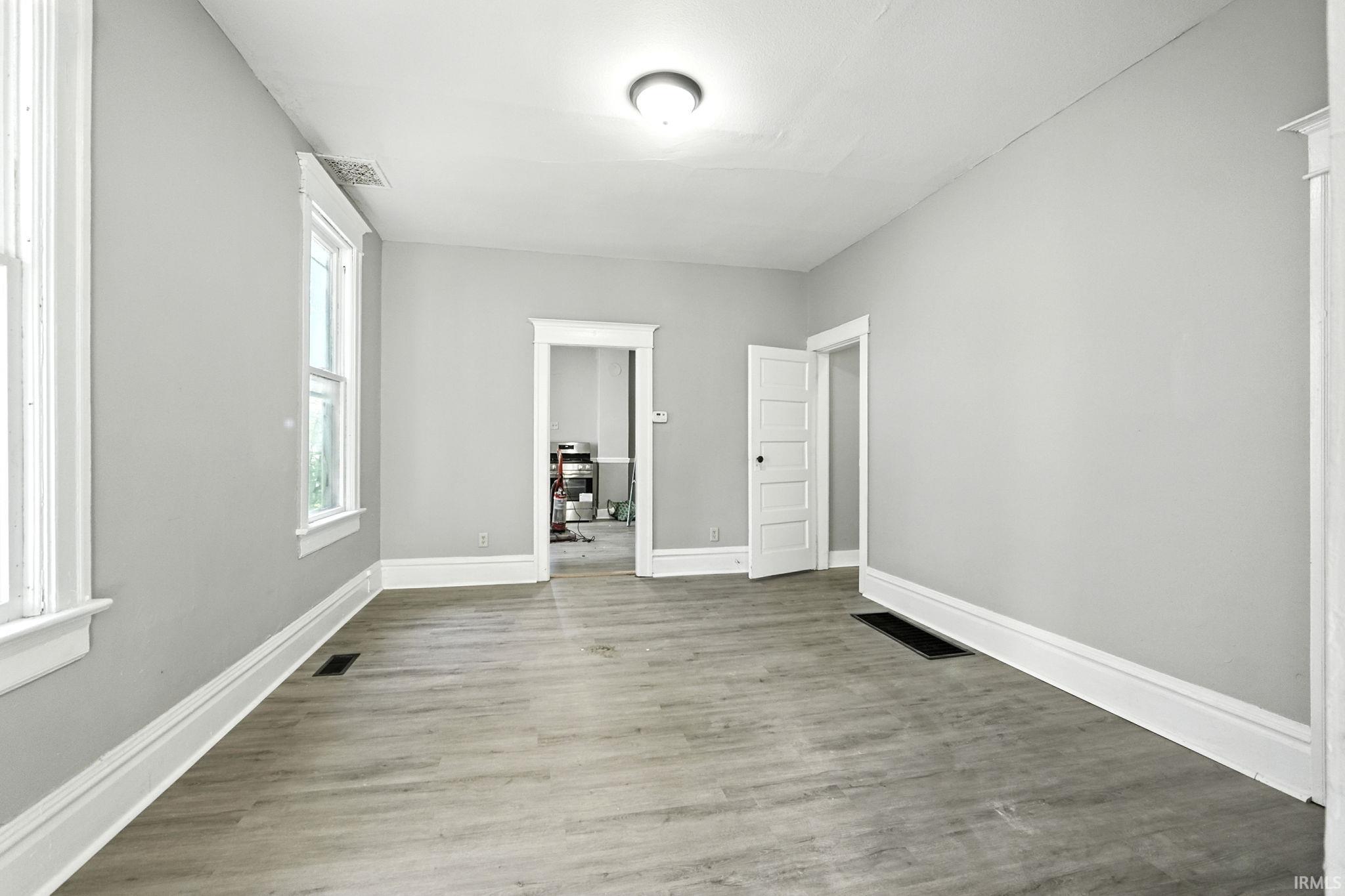 Photo 7 of 2109 Maumee Avenue