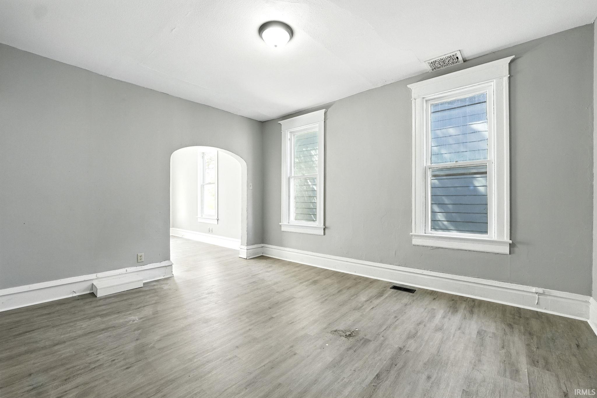 Photo 9 of 2109 Maumee Avenue