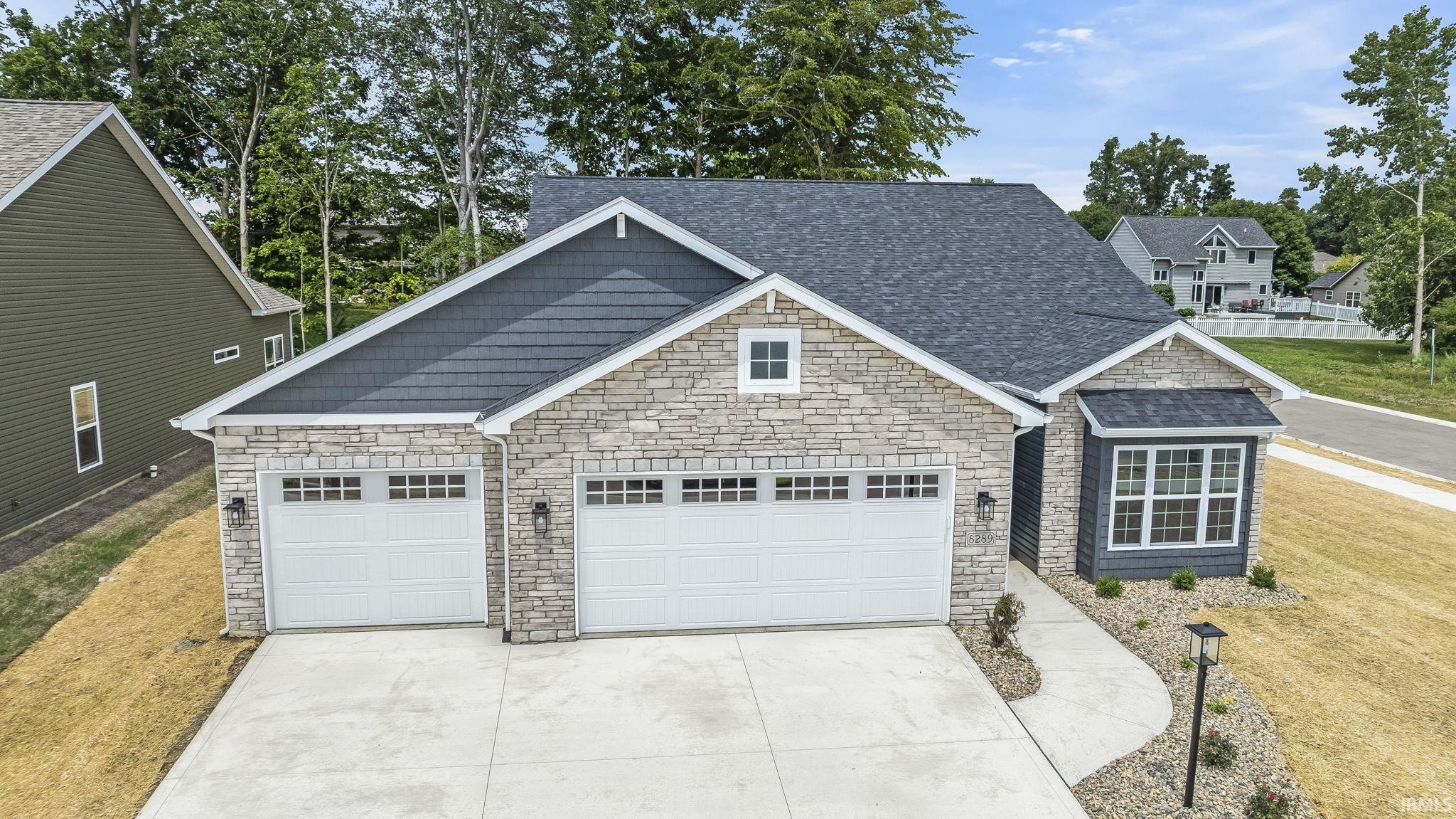 Photo 3 of 8289 Caverango Boulevard