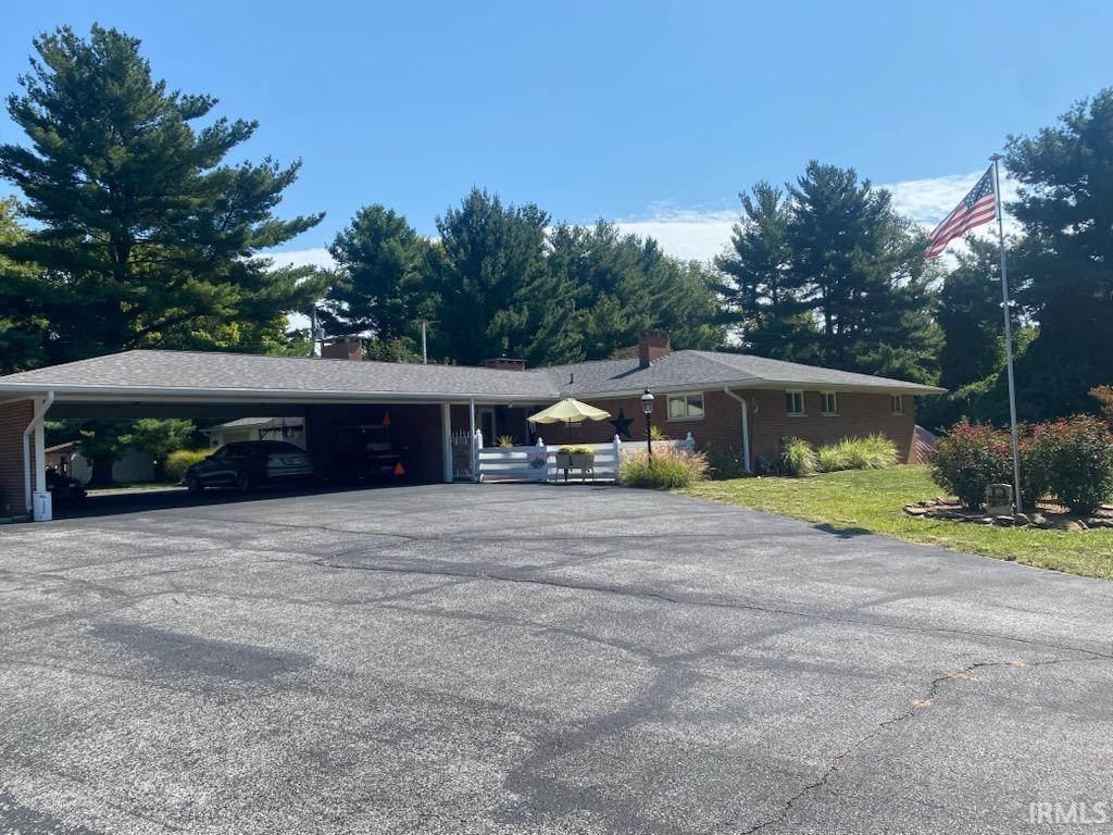 Homes for sale in Vincennes, IN | 2704 Rose Dr, Vincennes, IN 47591 | MLS# 202536554