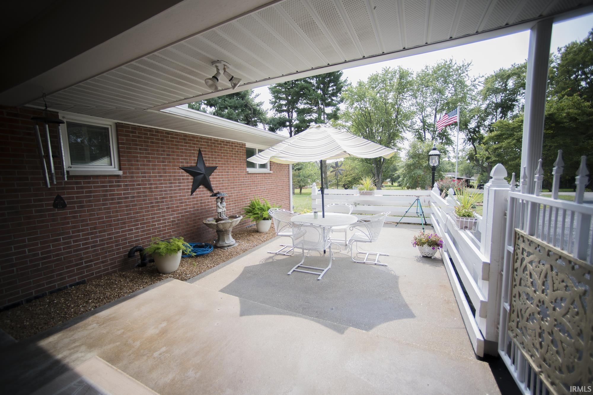 Homes for sale in Vincennes, IN | 2704 Rose Dr, Vincennes, IN 47591 | MLS# 202536554