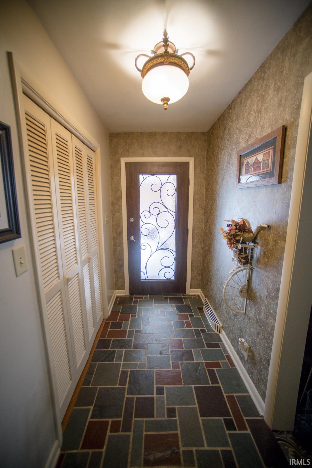 Homes for sale in Vincennes, IN | 2704 Rose Dr, Vincennes, IN 47591 | MLS# 202536554