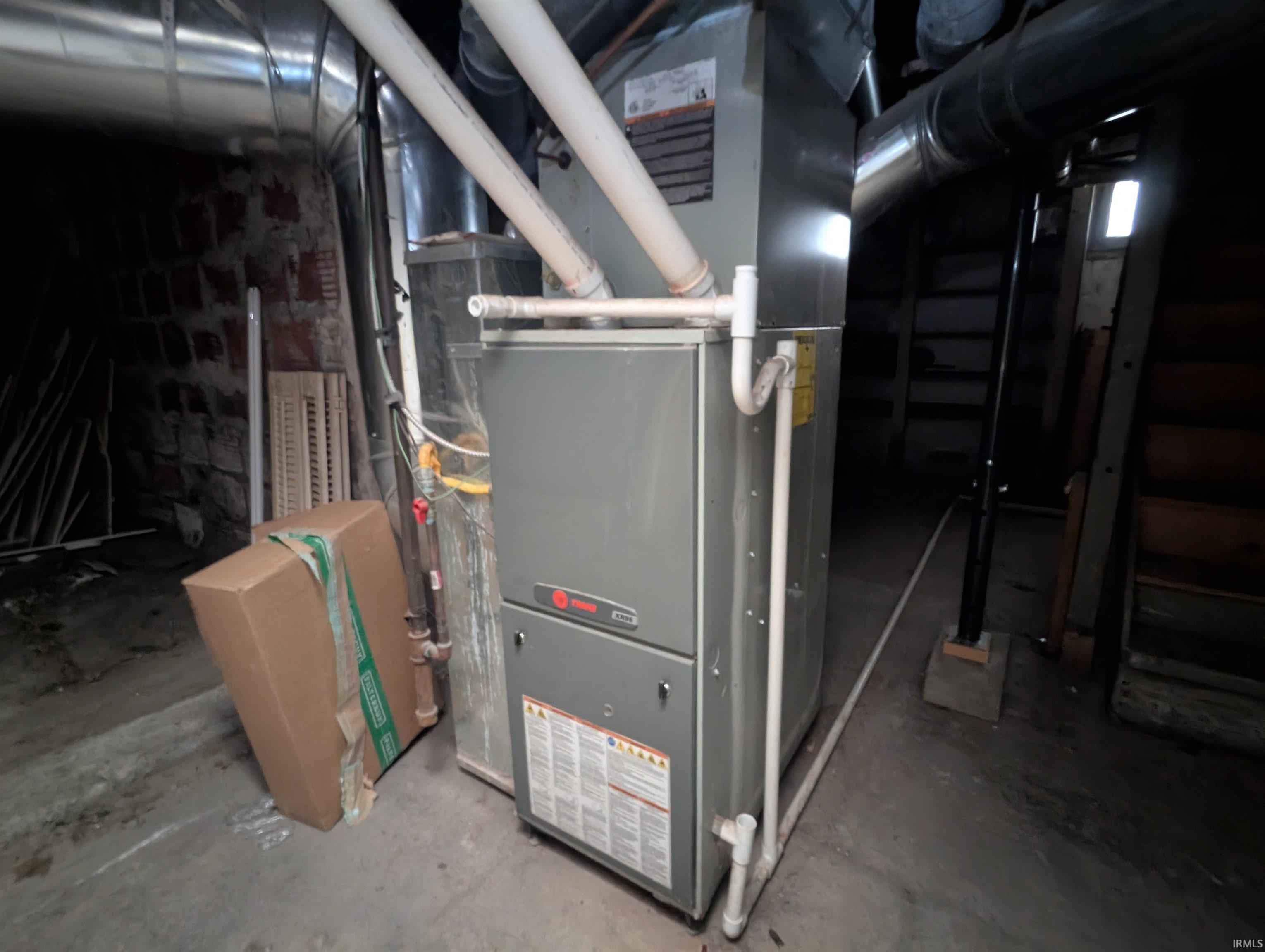 Utility room with heating unit