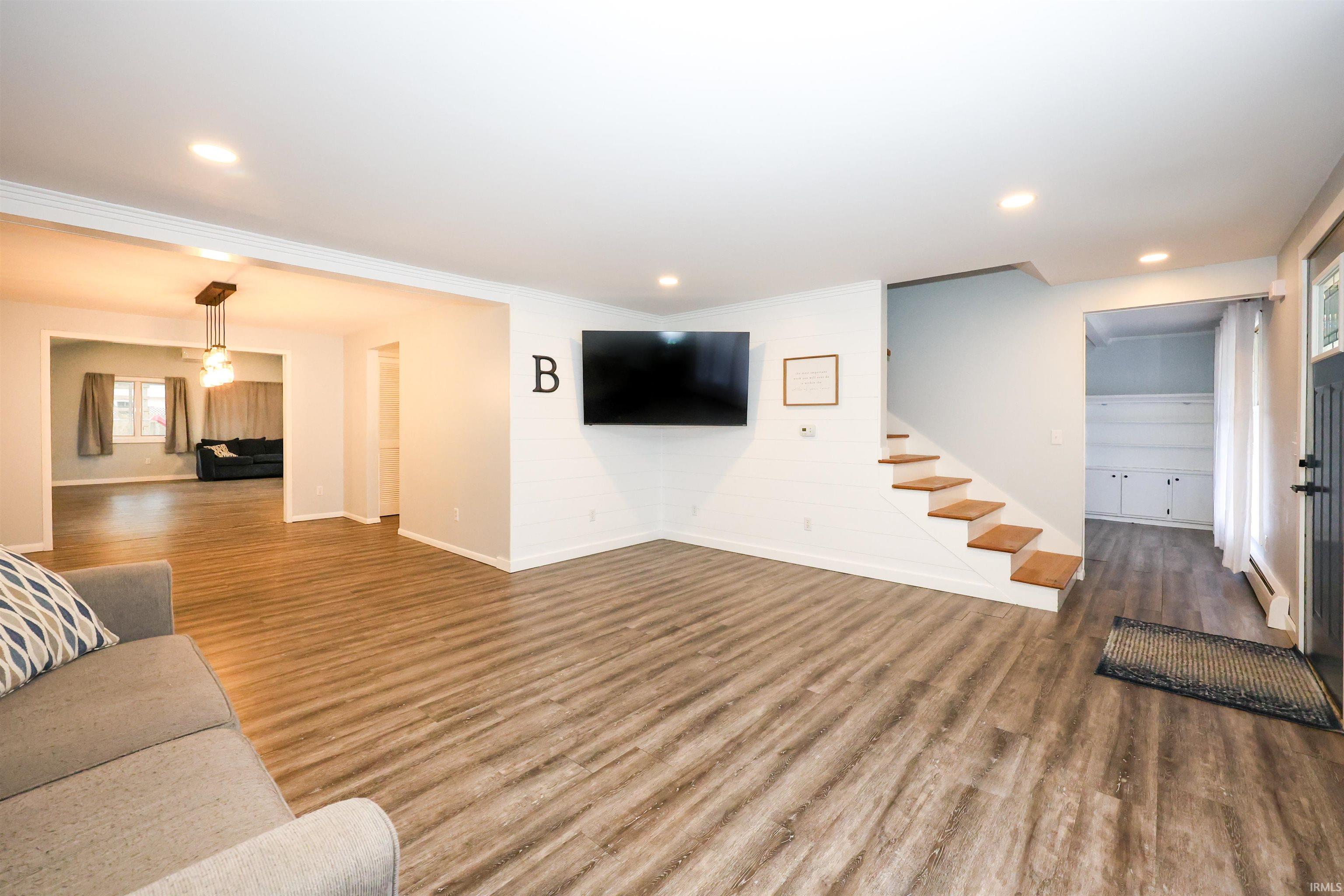 Photo 4 of 7007 Forestwood Drive