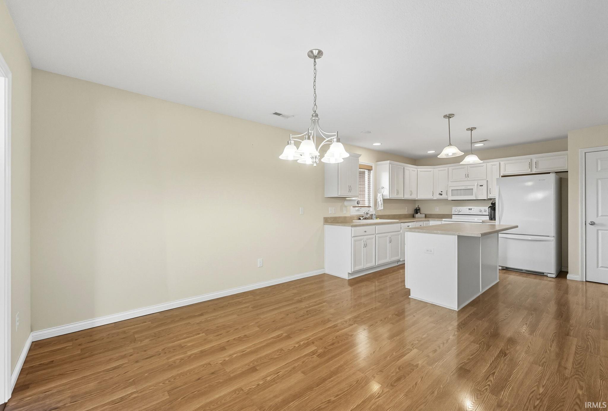 Photo 12 of 10302 Greenwood lakes Drive