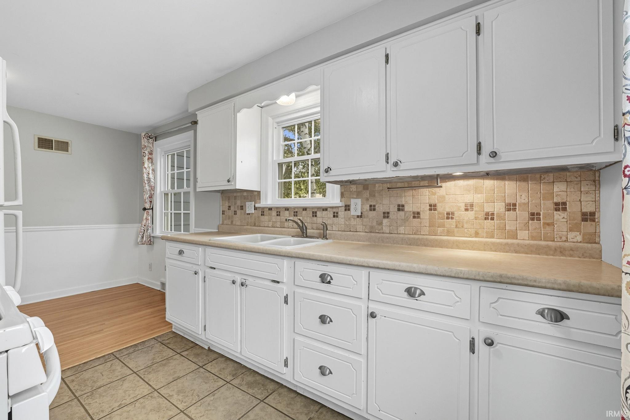 Photo 16 of 4716 Ridgelane Drive