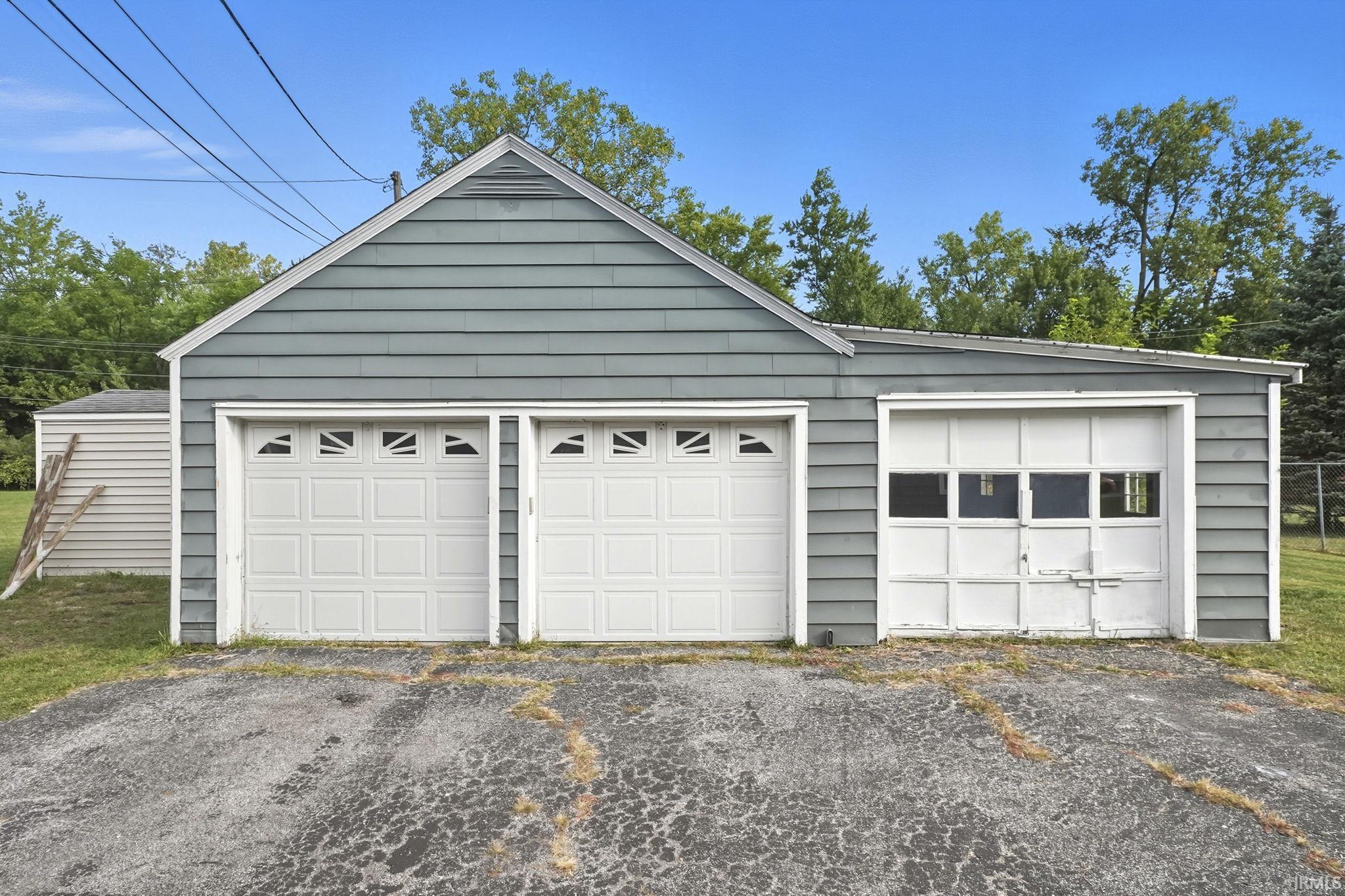 Photo 5 of 4716 Ridgelane Drive