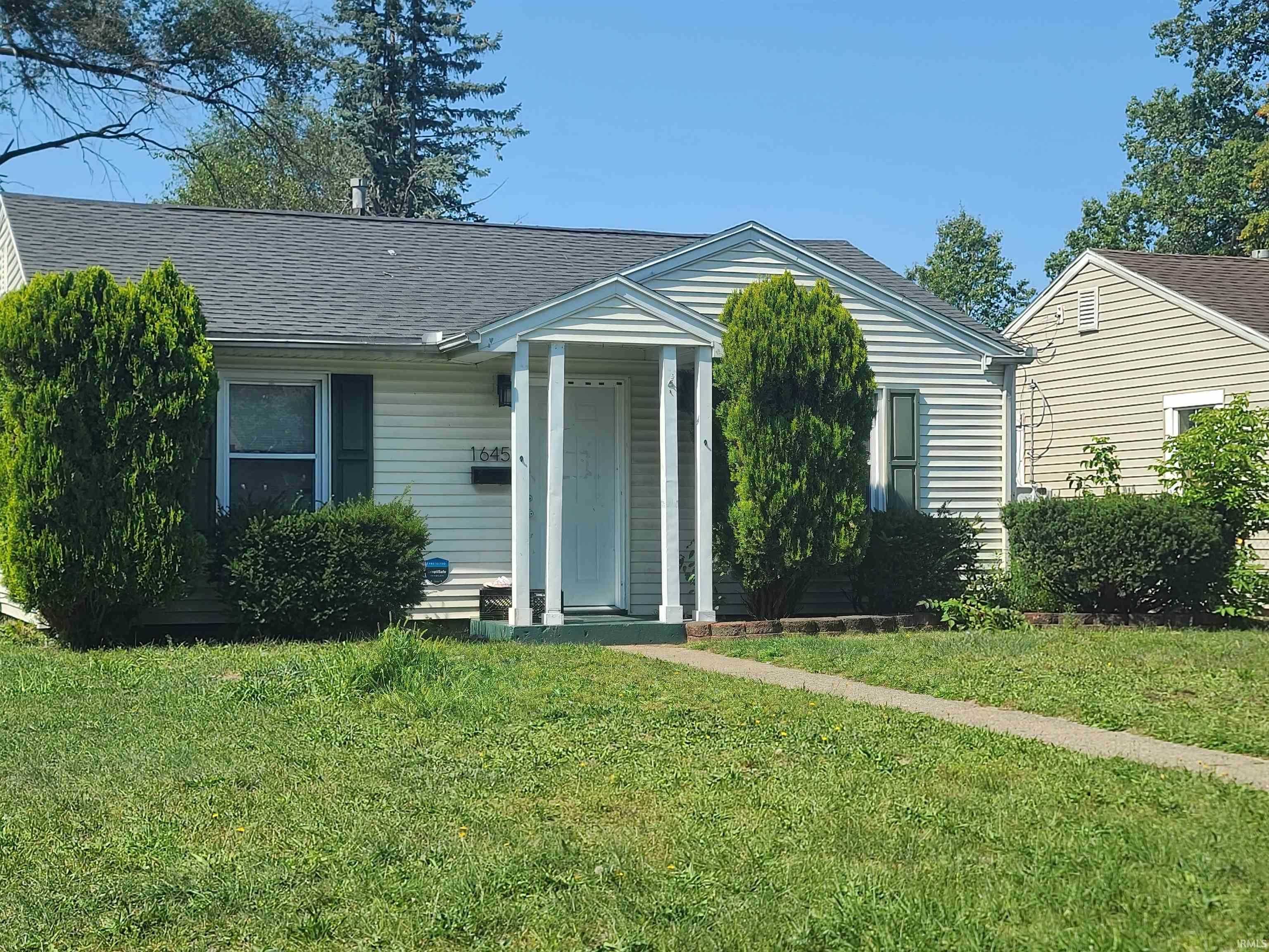 Homes for sale in South Bend, IN | 1645 N Adams St, South Bend, IN 46628 | MLS# 202536805