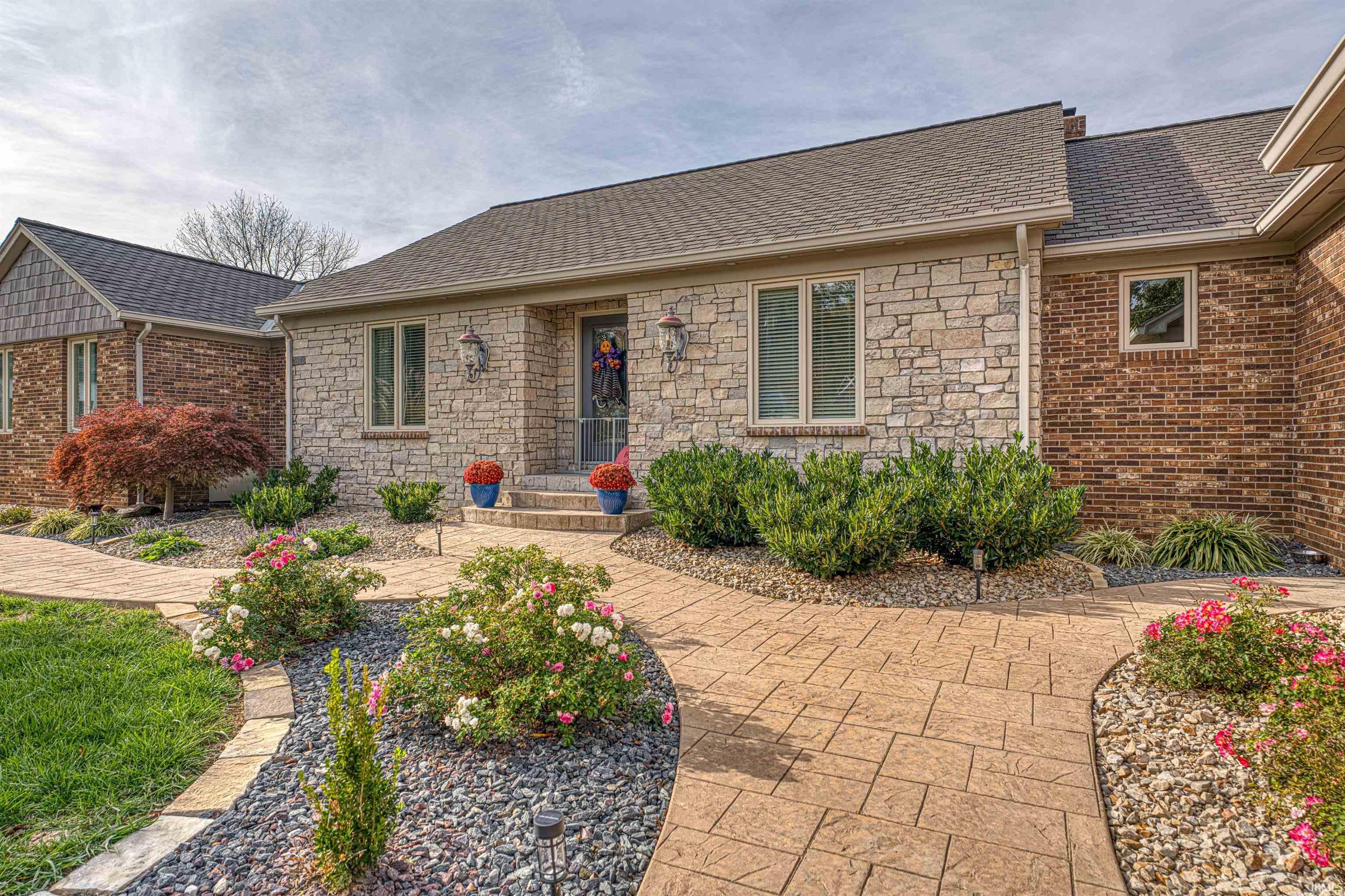 Homes for sale in Evansville, IN | 12466 Apache Pass, Evansville, IN 47720 | MLS# 202536952