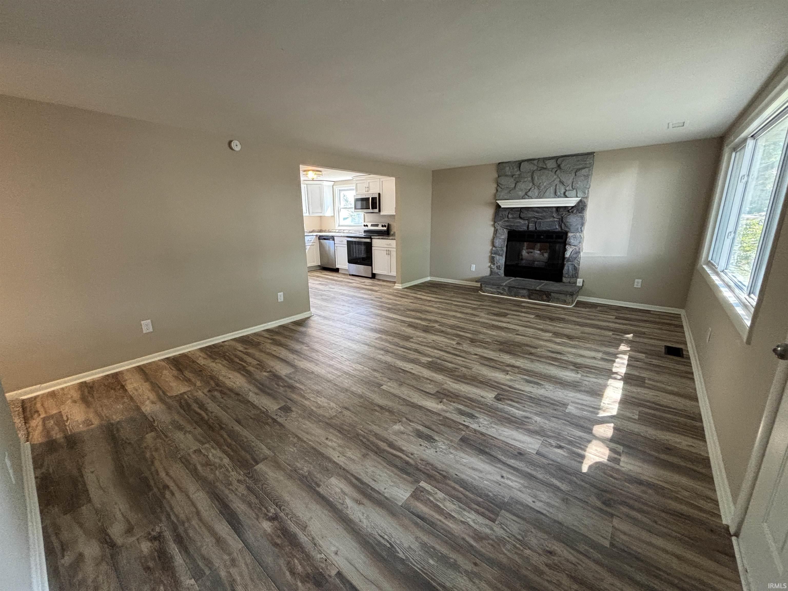 Photo 3 of 13542 Fairview Drive