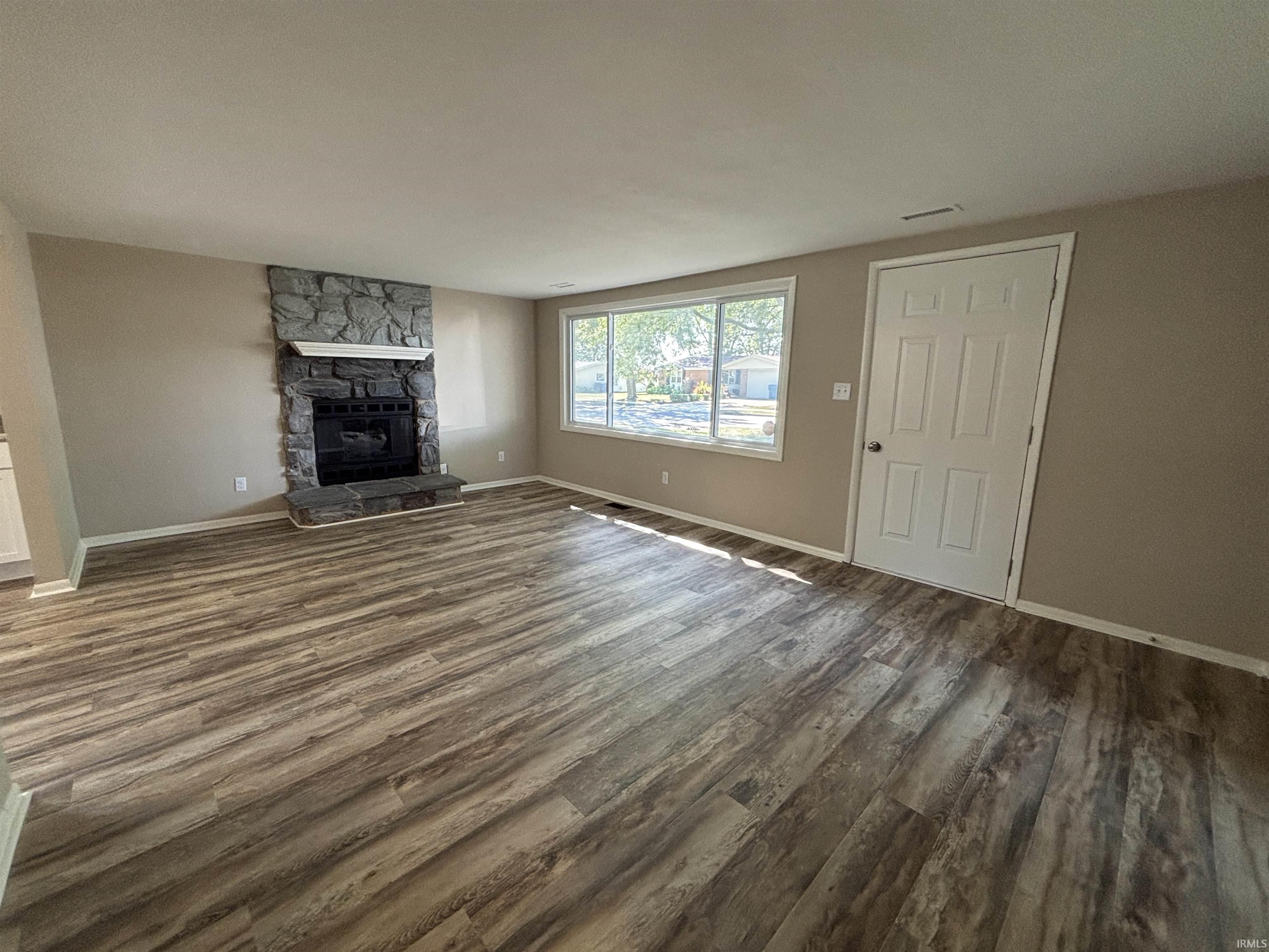 Photo 4 of 13542 Fairview Drive