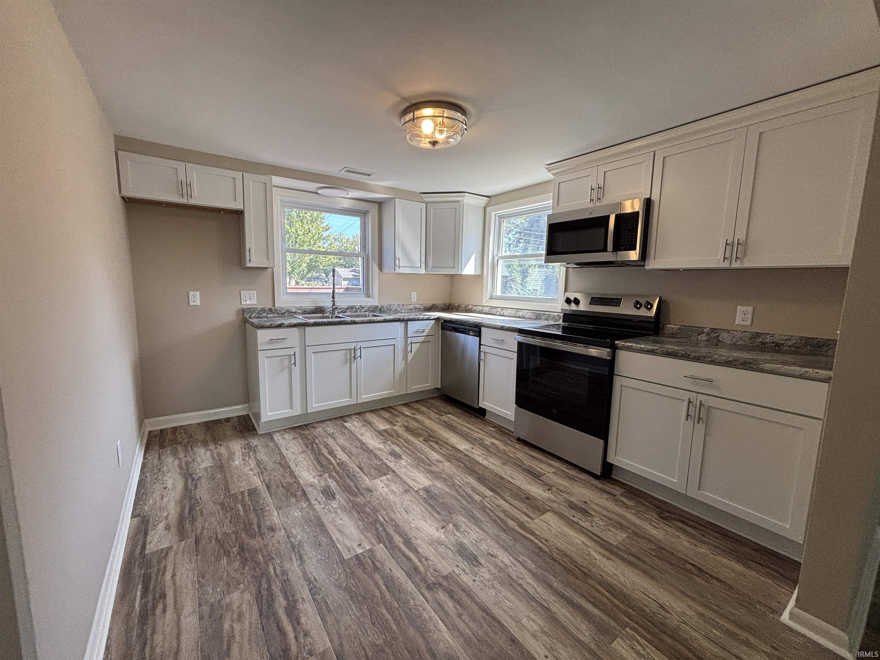 Photo 6 of 13542 Fairview Drive