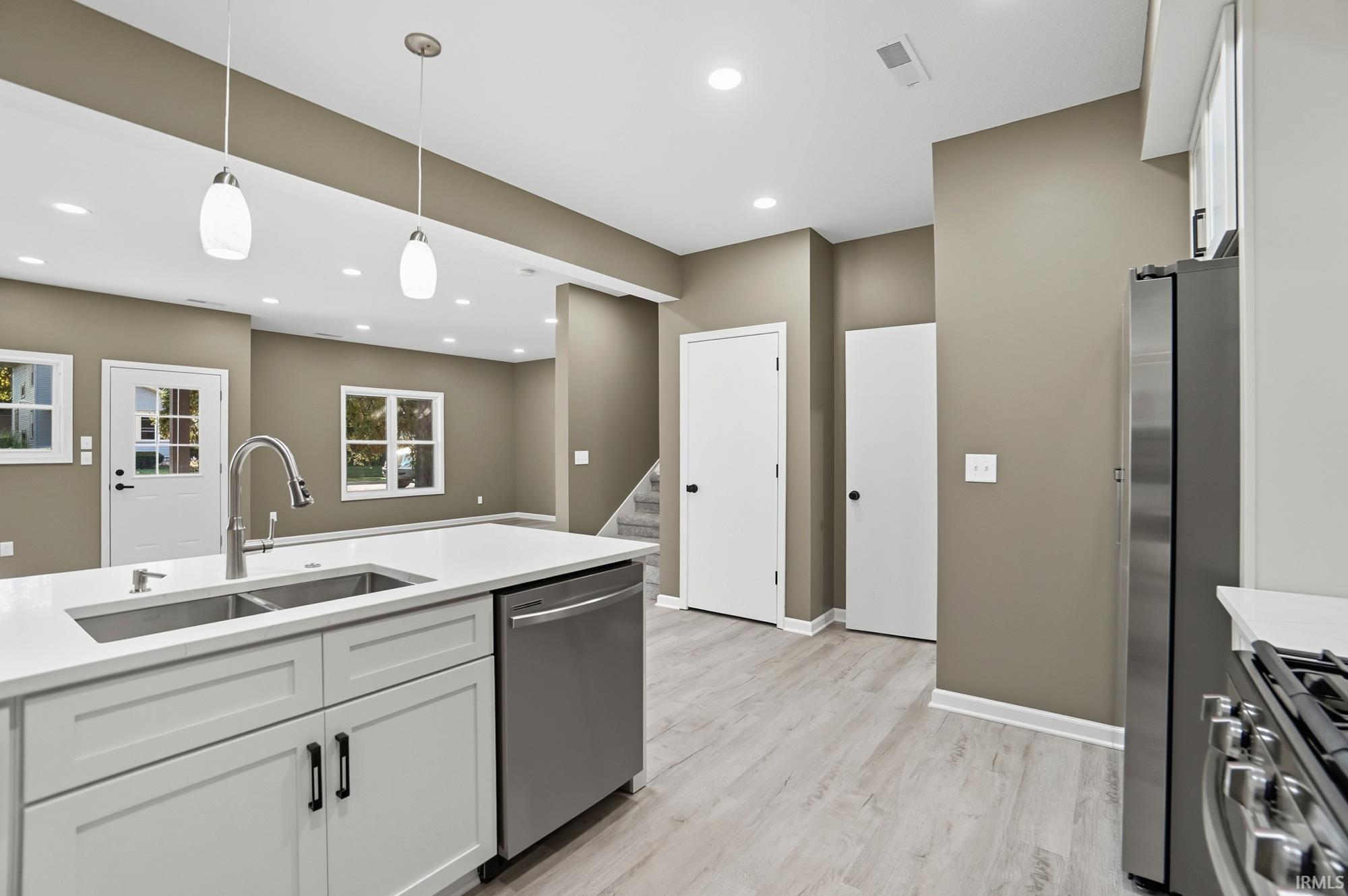 Photo 11 of 2906 Smith Street