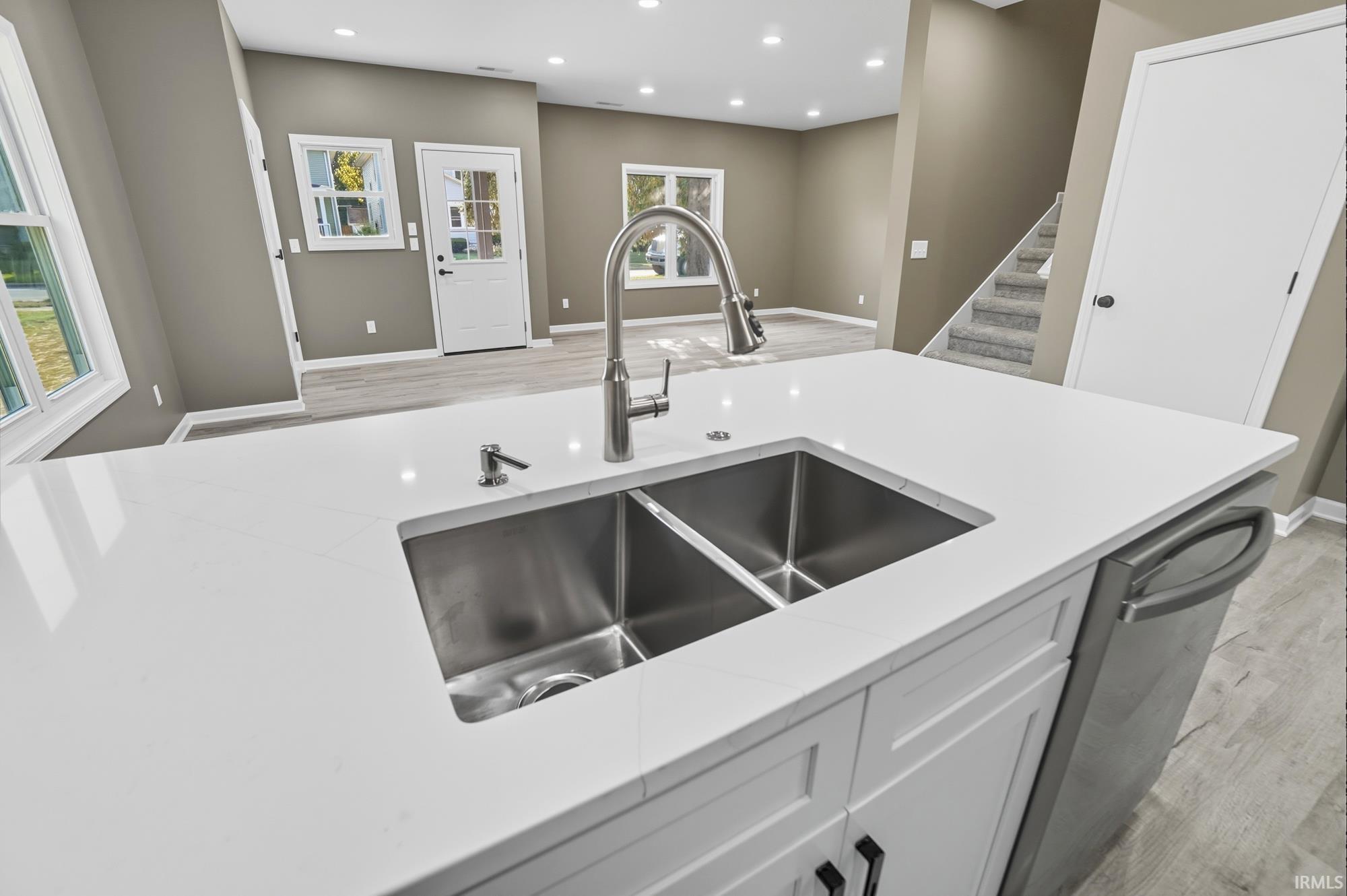 Photo 12 of 2906 Smith Street