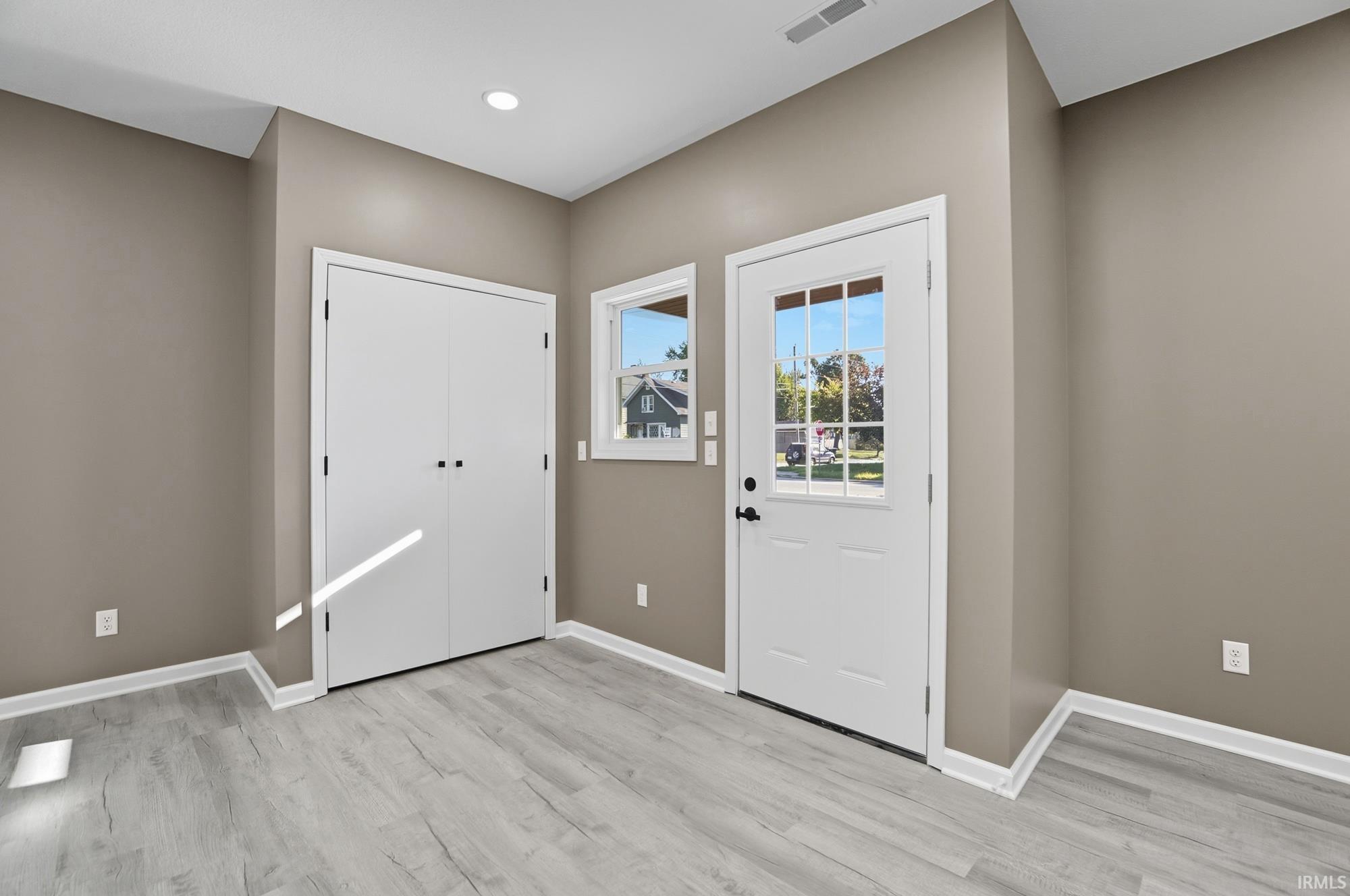 Photo 2 of 2906 Smith Street