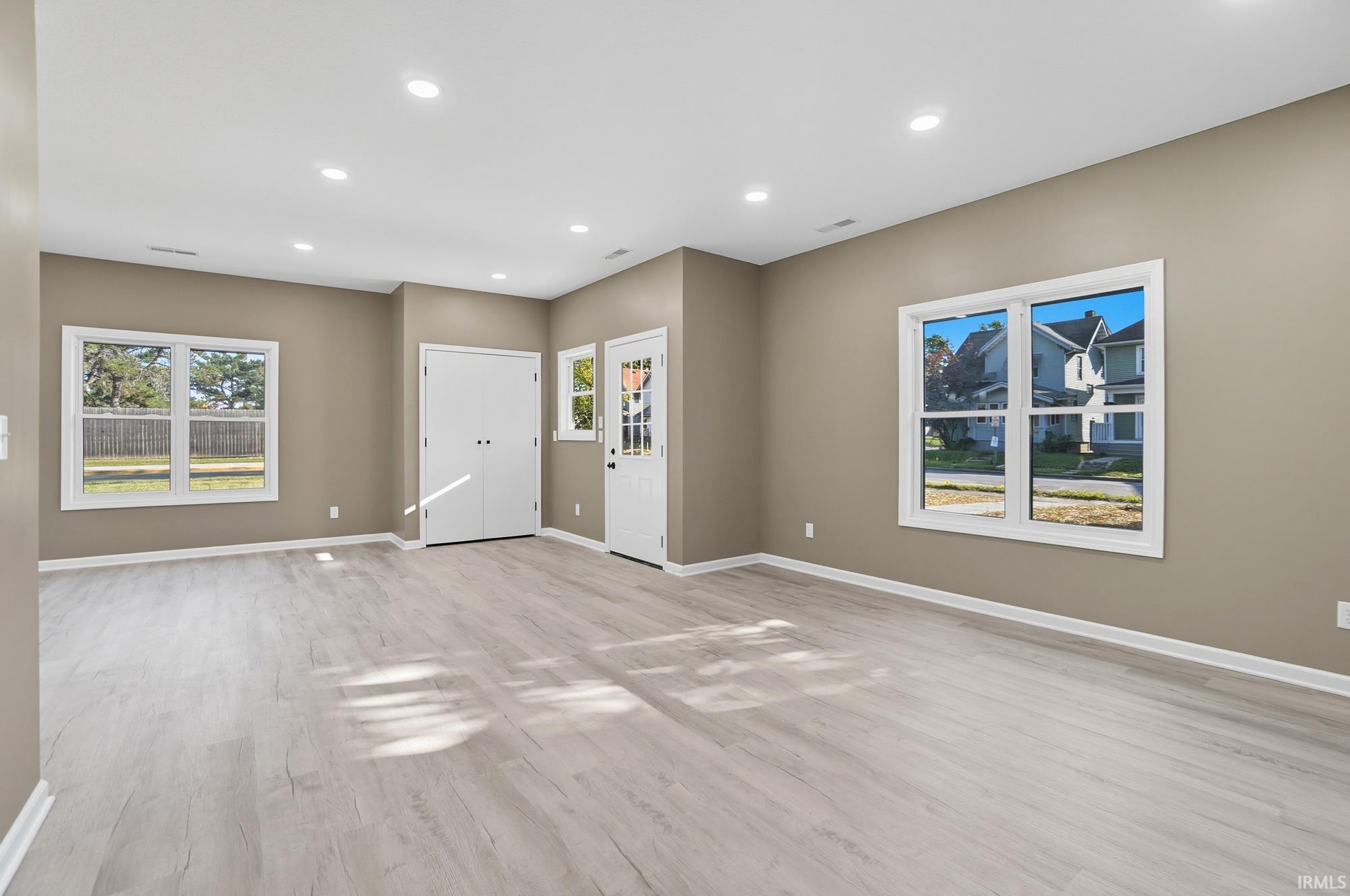 Photo 3 of 2906 Smith Street