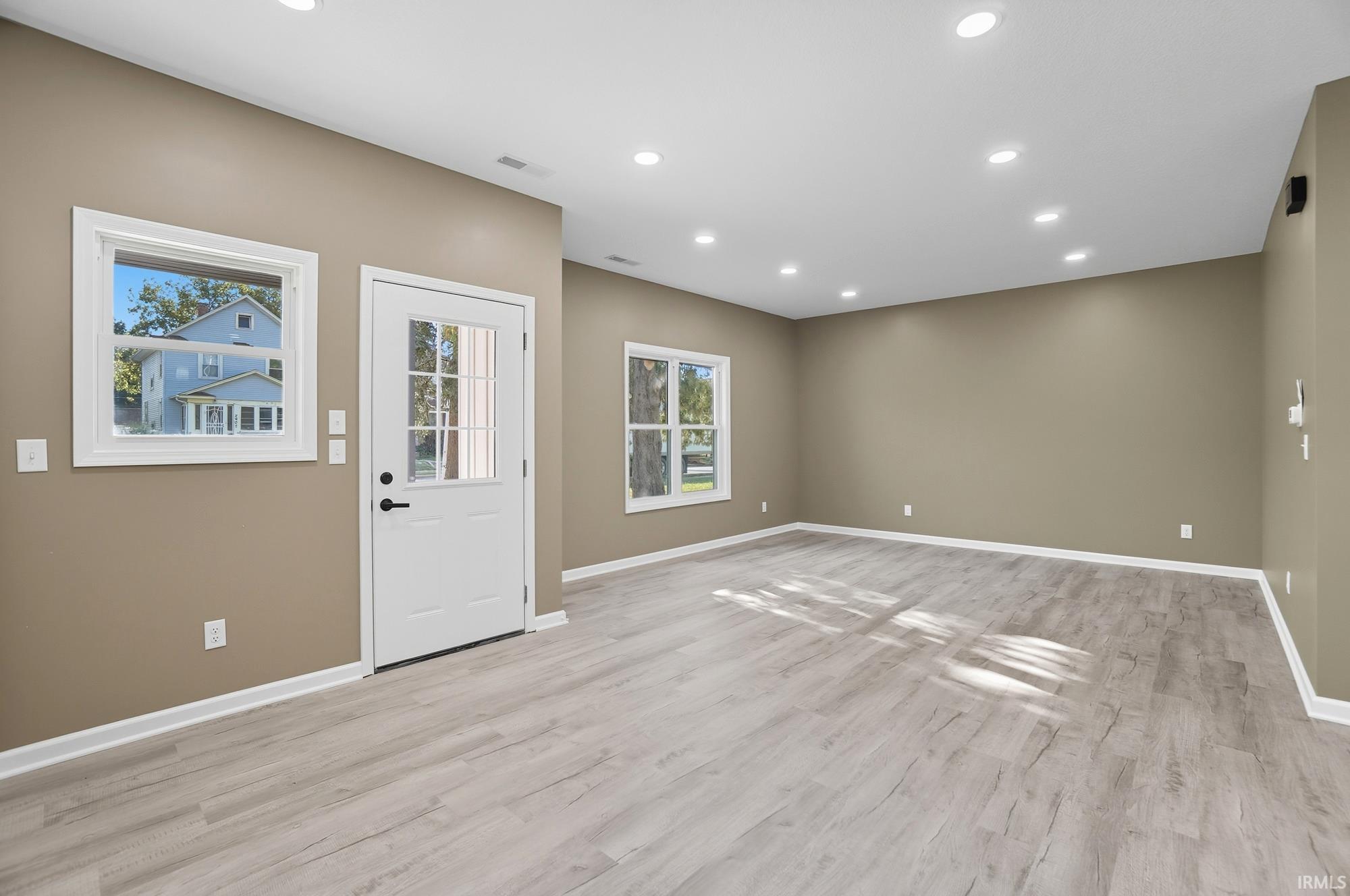 Photo 4 of 2906 Smith Street