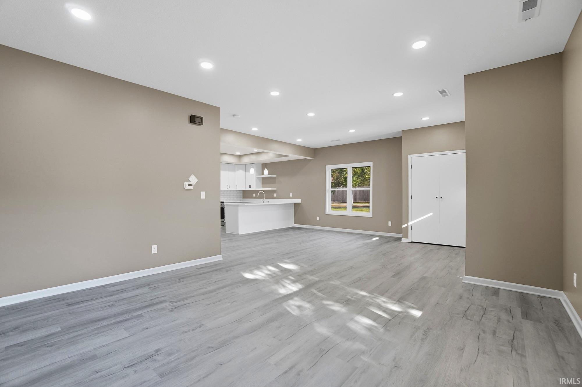 Photo 5 of 2906 Smith Street