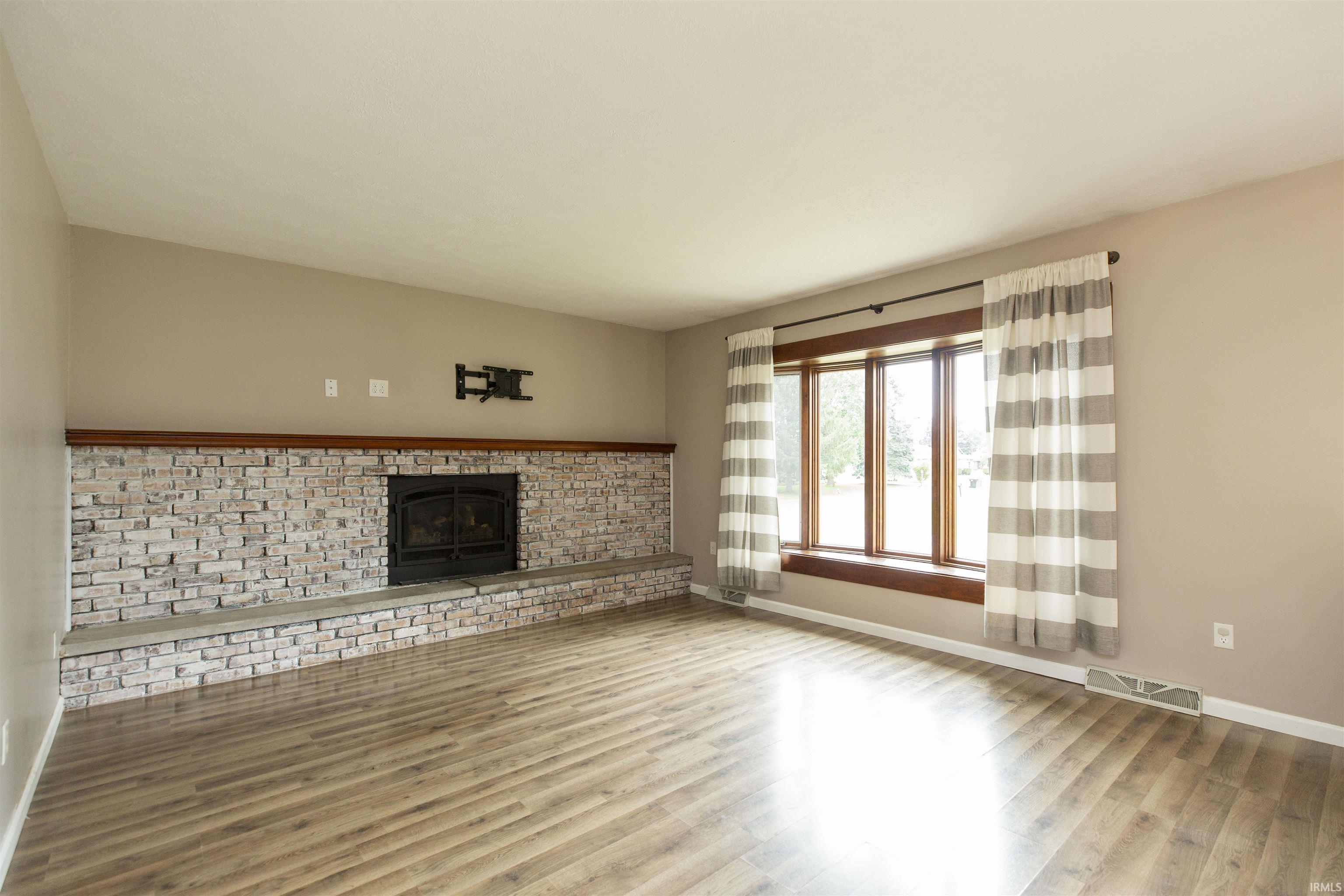 Homes for sale in Osceola, IN | 56106 Wynnewood Dr, Osceola, IN 46561 | MLS# 202537150