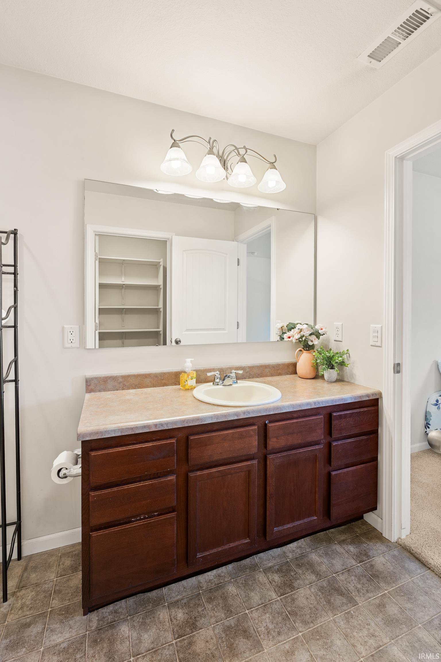 Photo 21 of 2027 Dausha Court