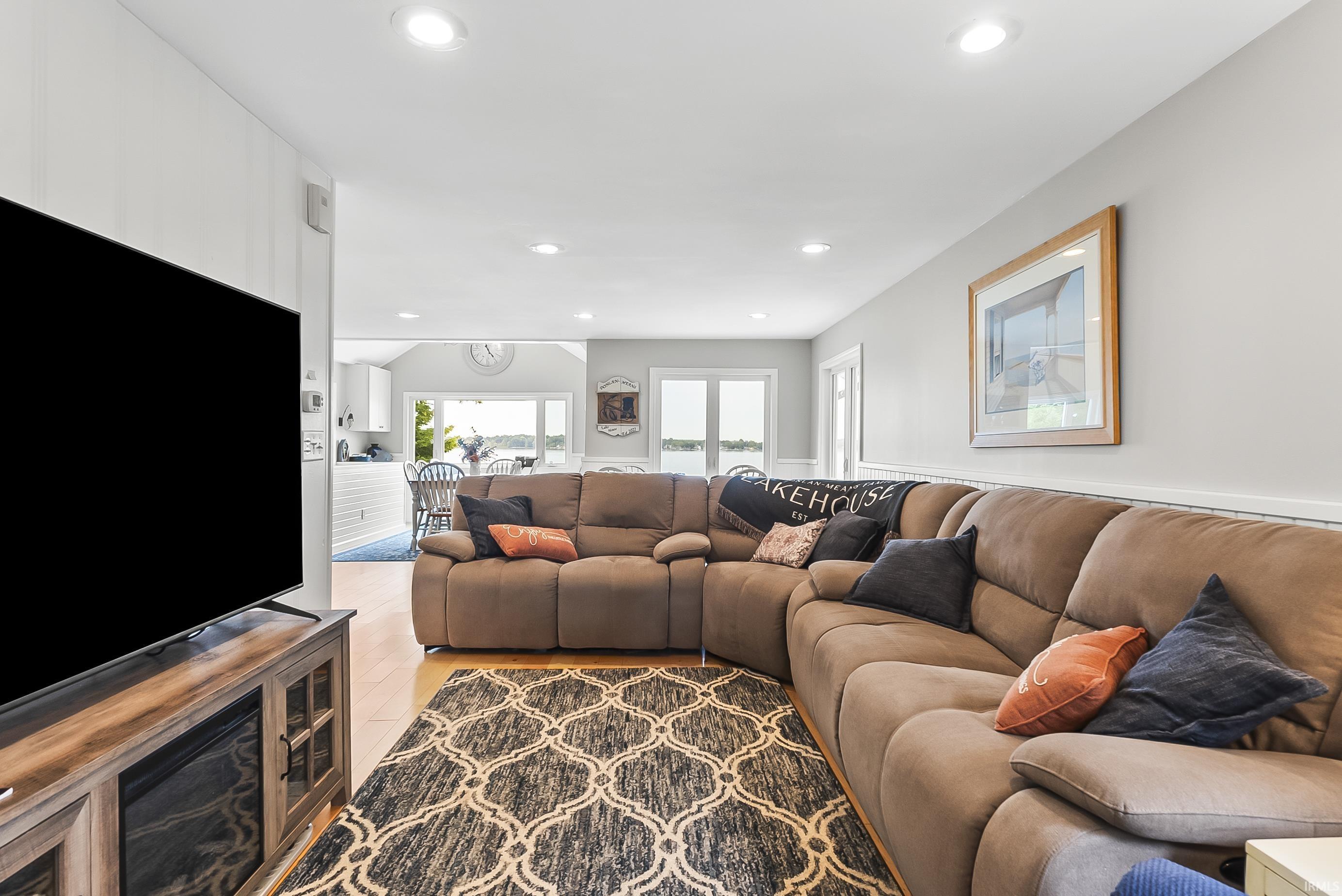 Photo 8 of 11247 N East Wawasee Drive