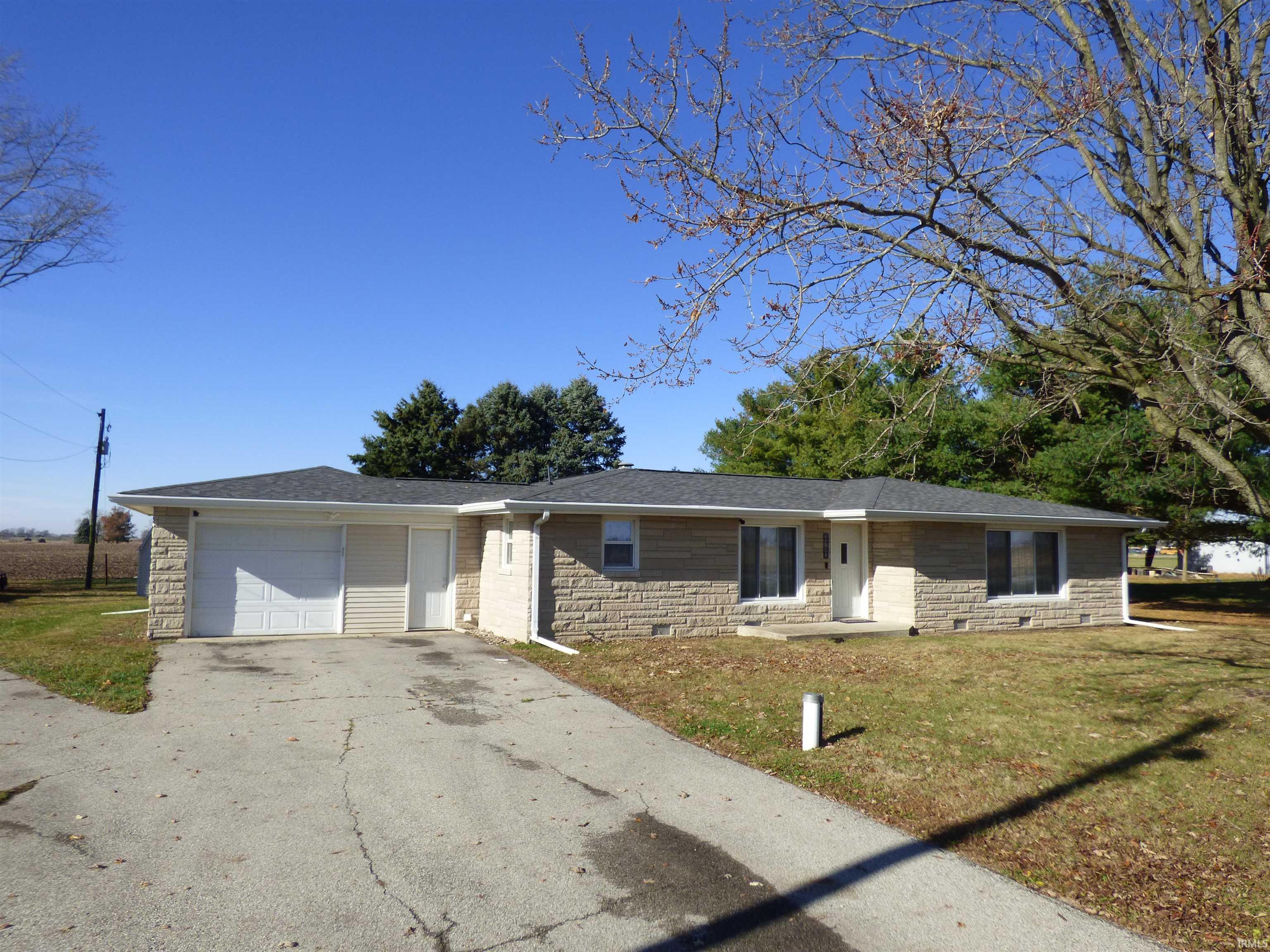 Homes for sale in Frankfort, IN | 2718 S County Road 450 W, Frankfort, IN 46041 | MLS# 202537238