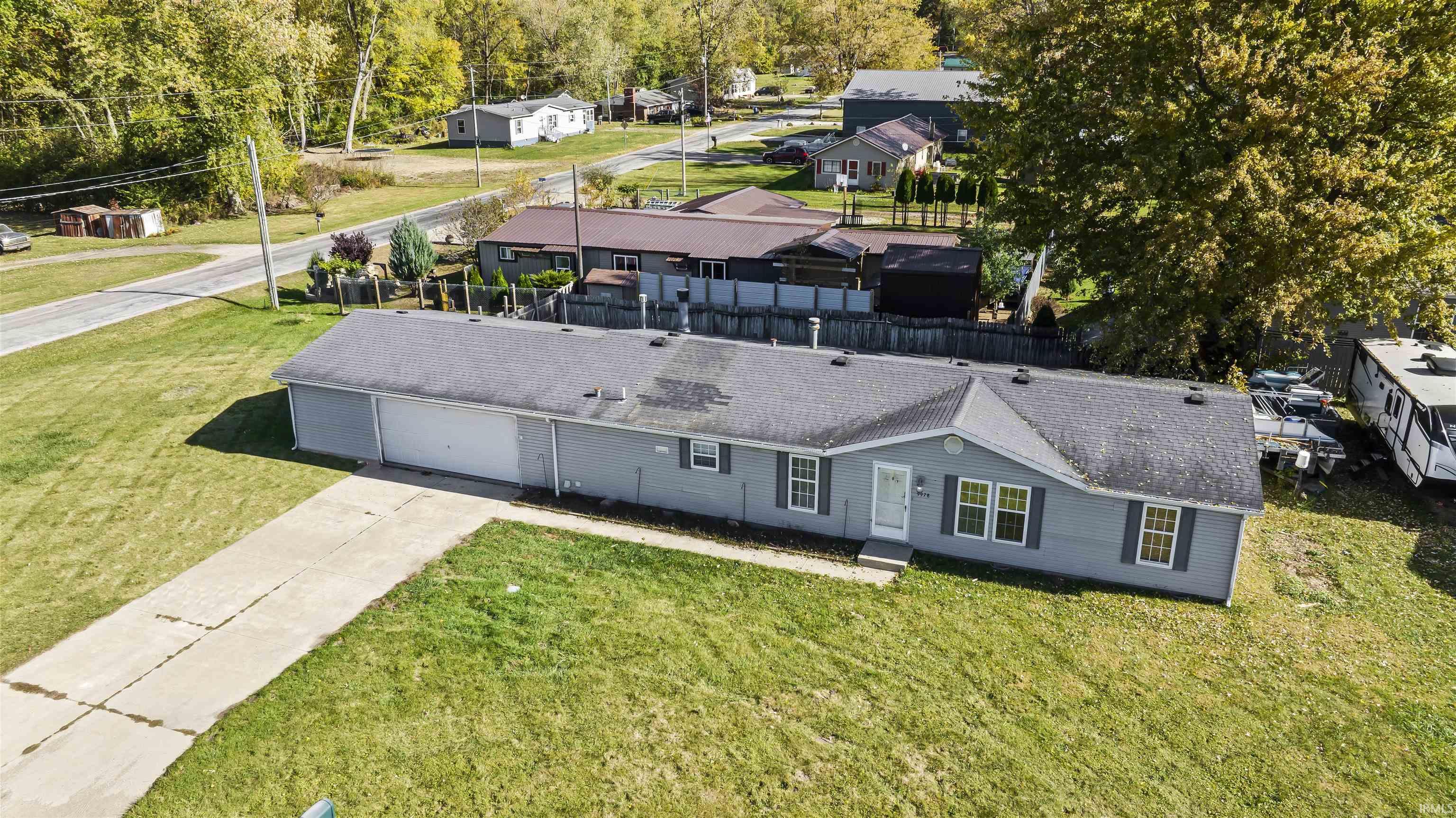 Homes for sale in Syracuse, IN | 9978 N 300 E, Syracuse, IN 46567 | MLS# 202537264