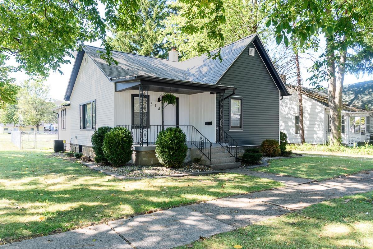 Photo 24 of 818 S Peters Street