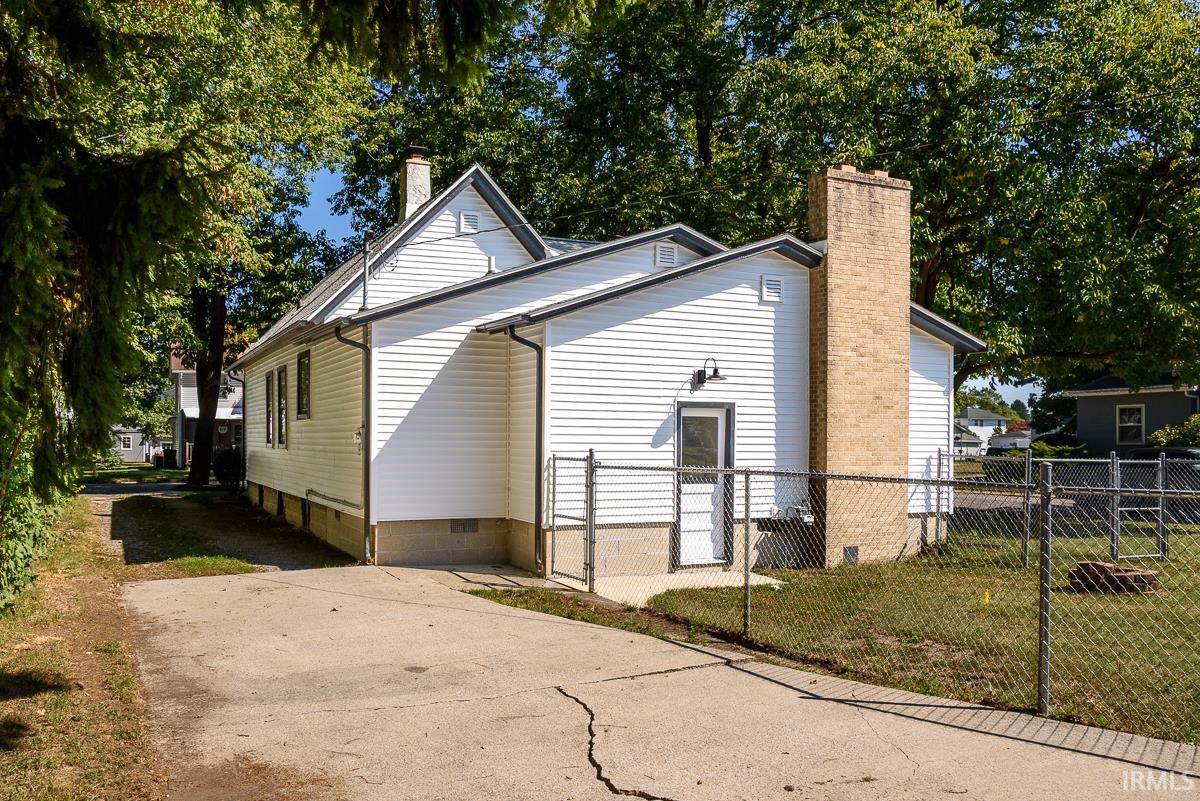 Photo 25 of 818 S Peters Street