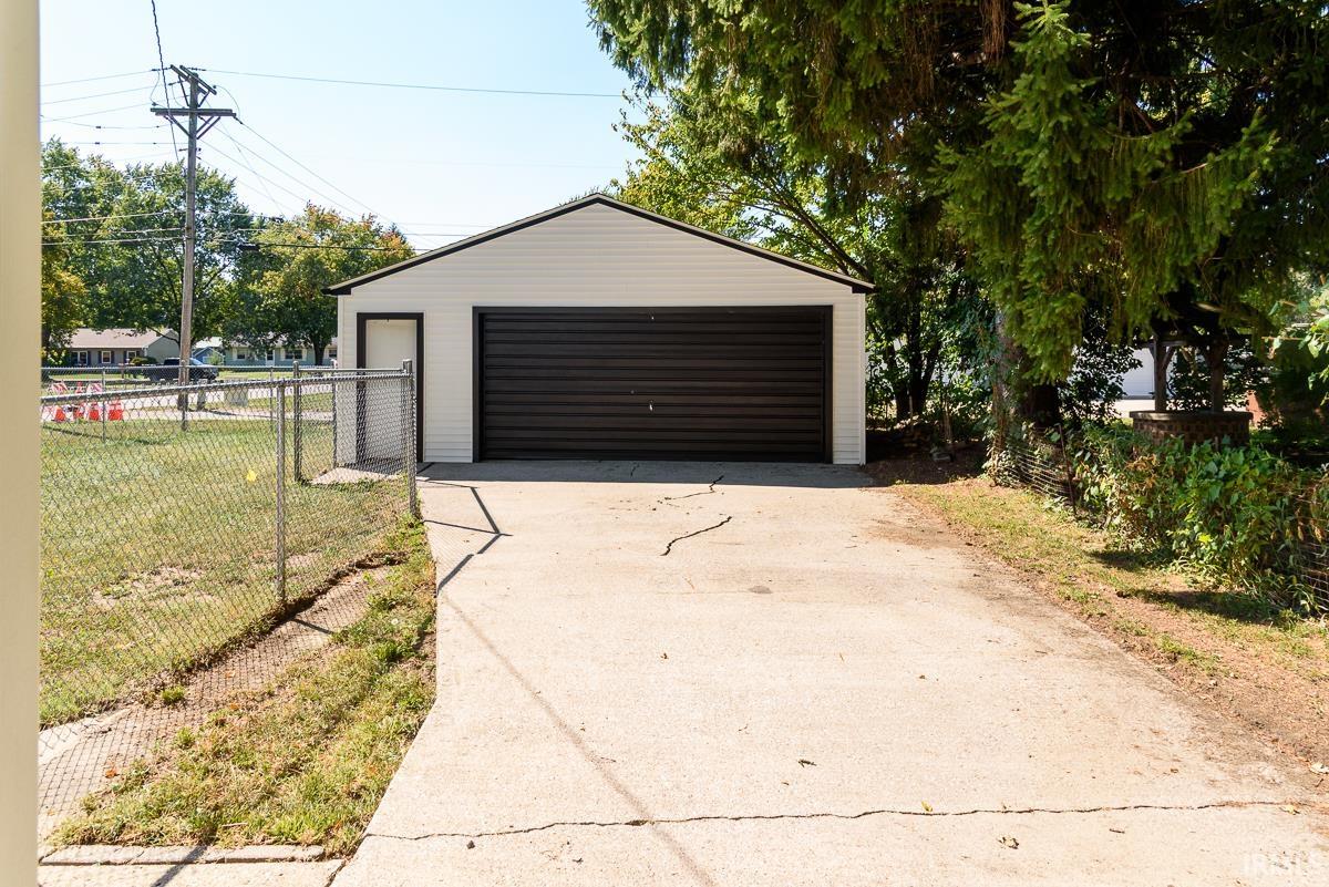 Photo 26 of 818 S Peters Street