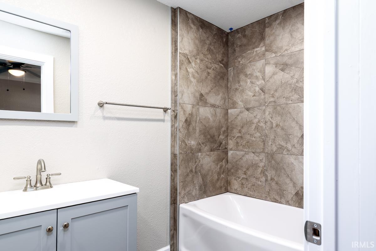 Photo 7 of 818 S Peters Street